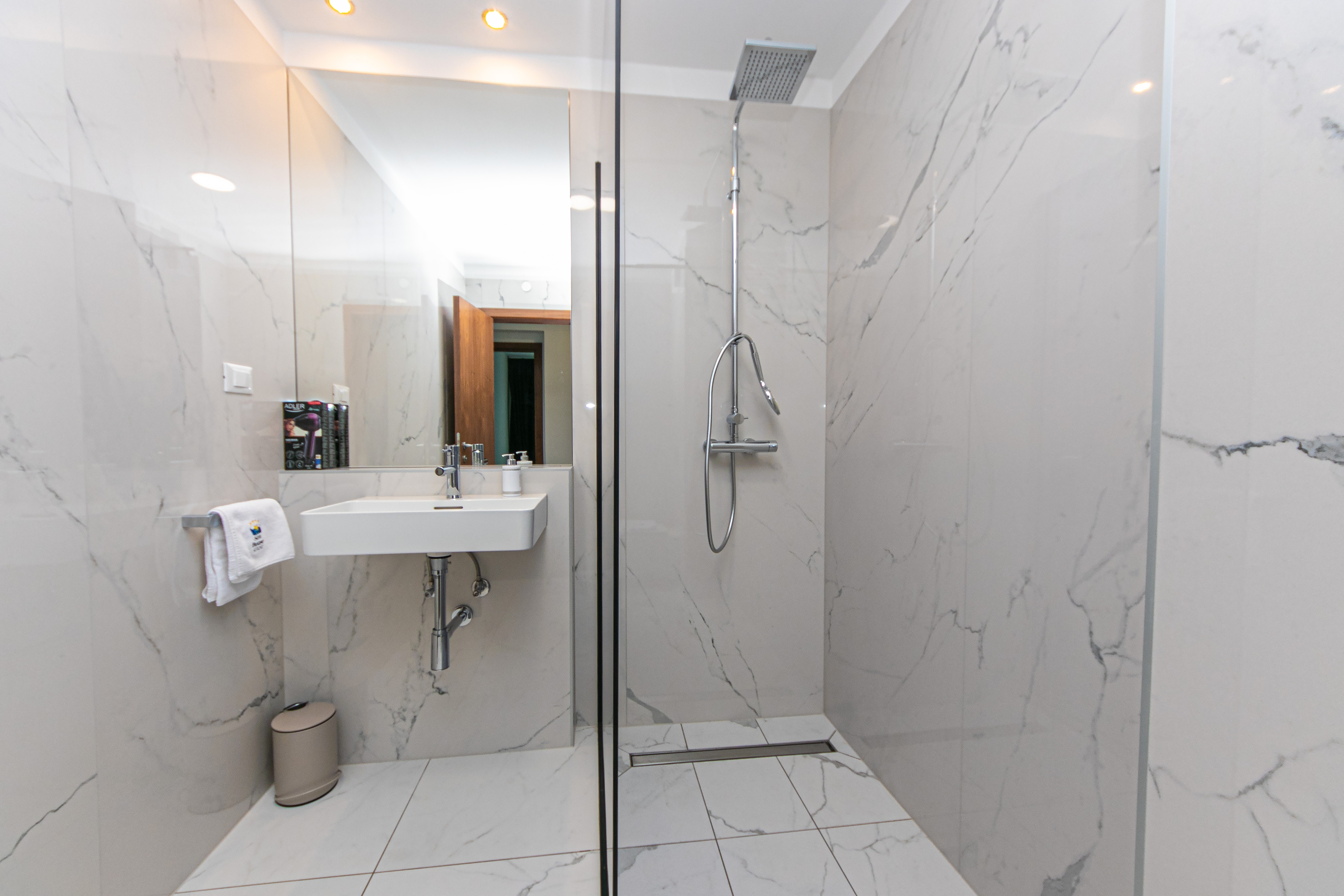 Two bedroom apartment with terrace and sea view Brela, Makarska  A-e