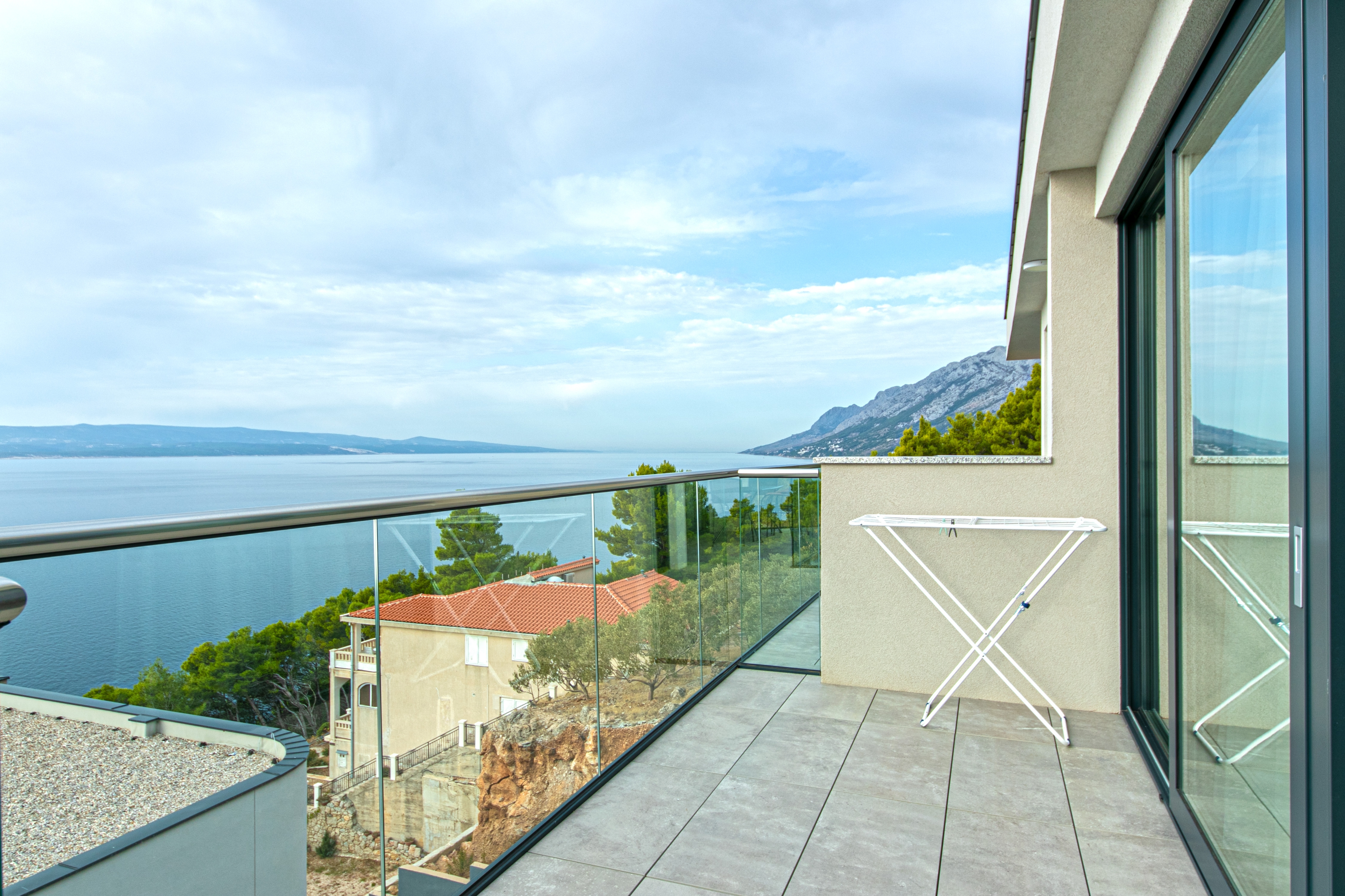 Two bedroom apartment with terrace and sea view Brela, Makarska  A-e