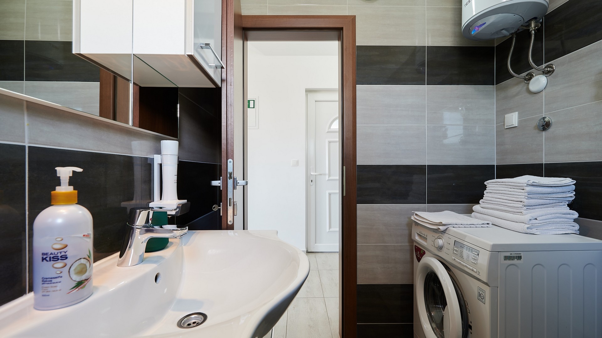 One bedroom apartment with terrace and sea view Mavarštica, Čiovo  A-a