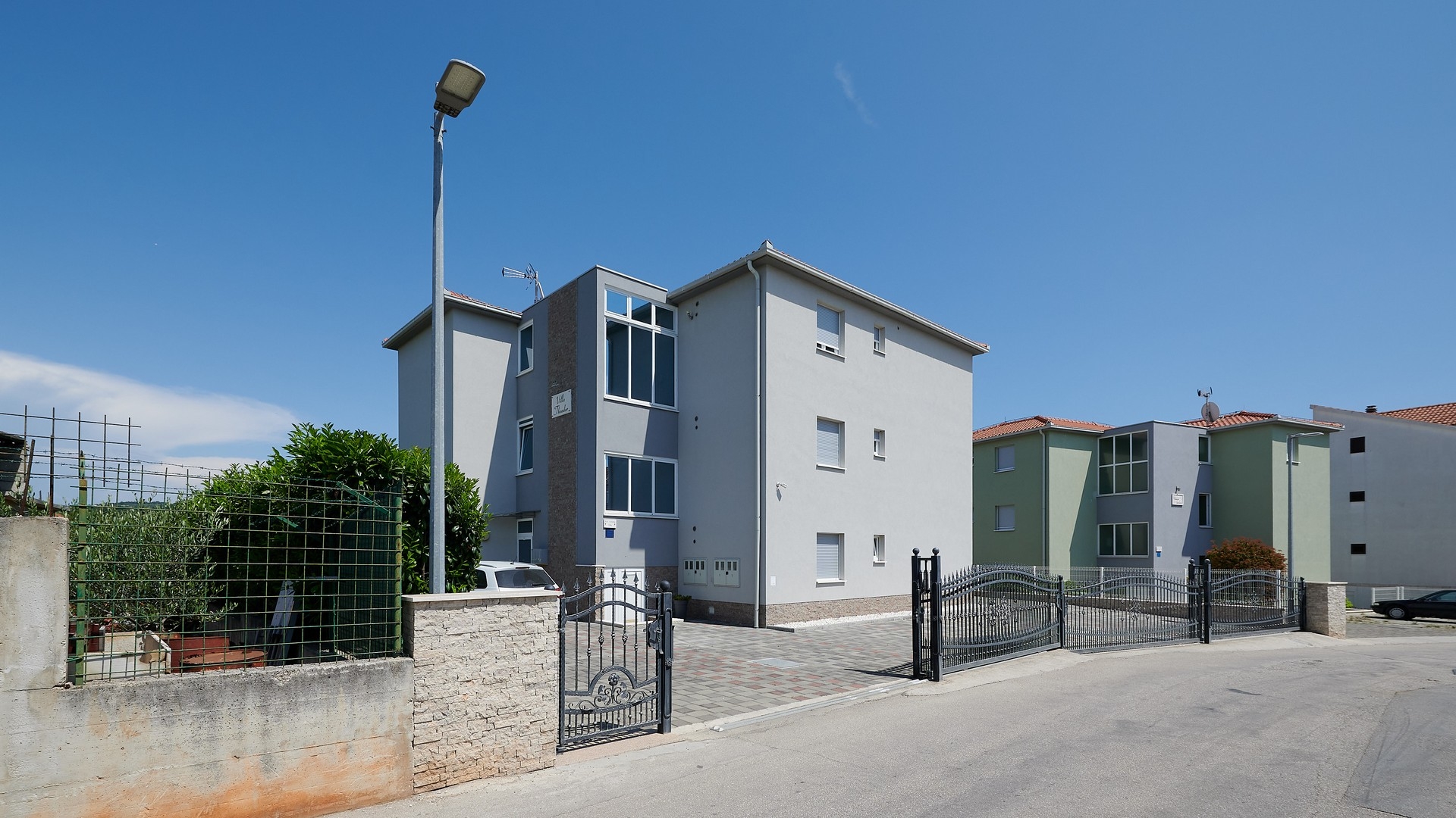 One bedroom apartment with terrace and sea view Mavarštica, Čiovo (A-20230-a)