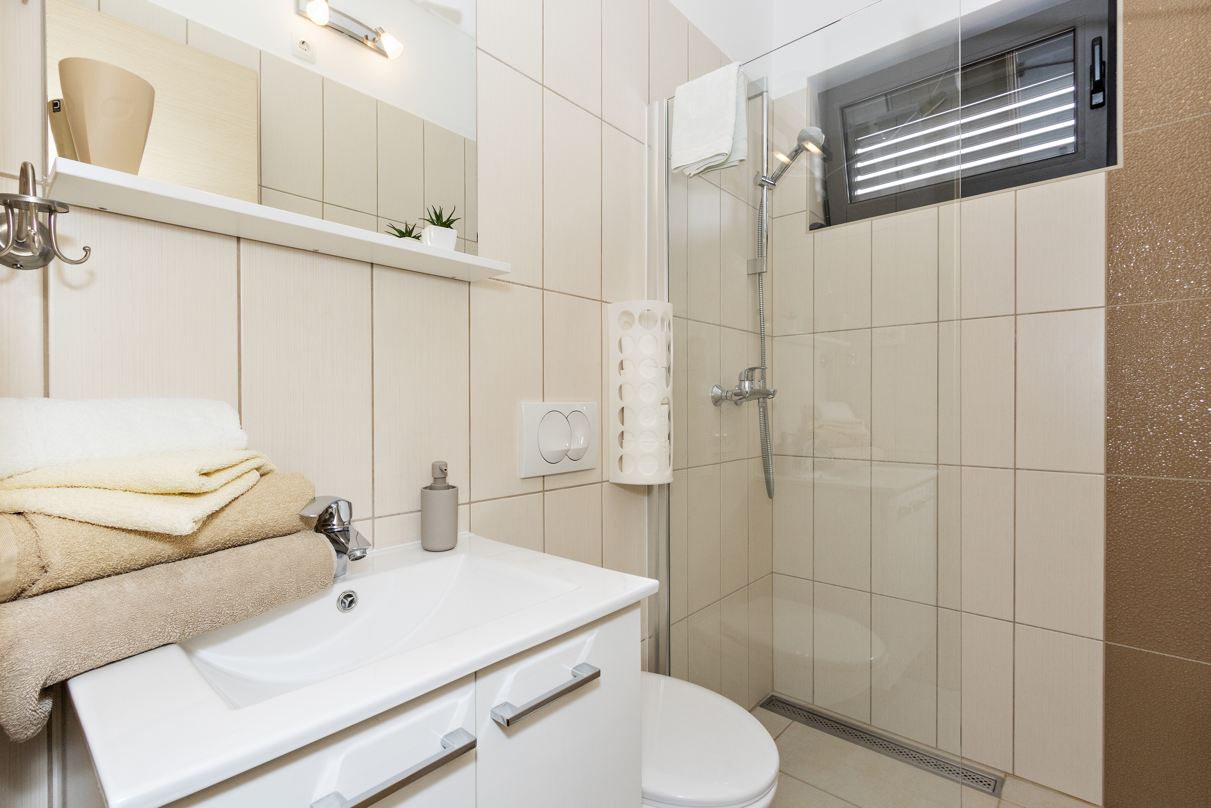 Two bedroom apartment with terrace and sea view Brodarica, Šibenik  A-a