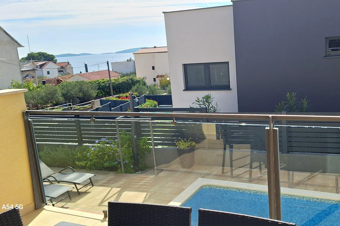 Two bedroom apartment with terrace and sea view Brodarica, Šibenik  A-a