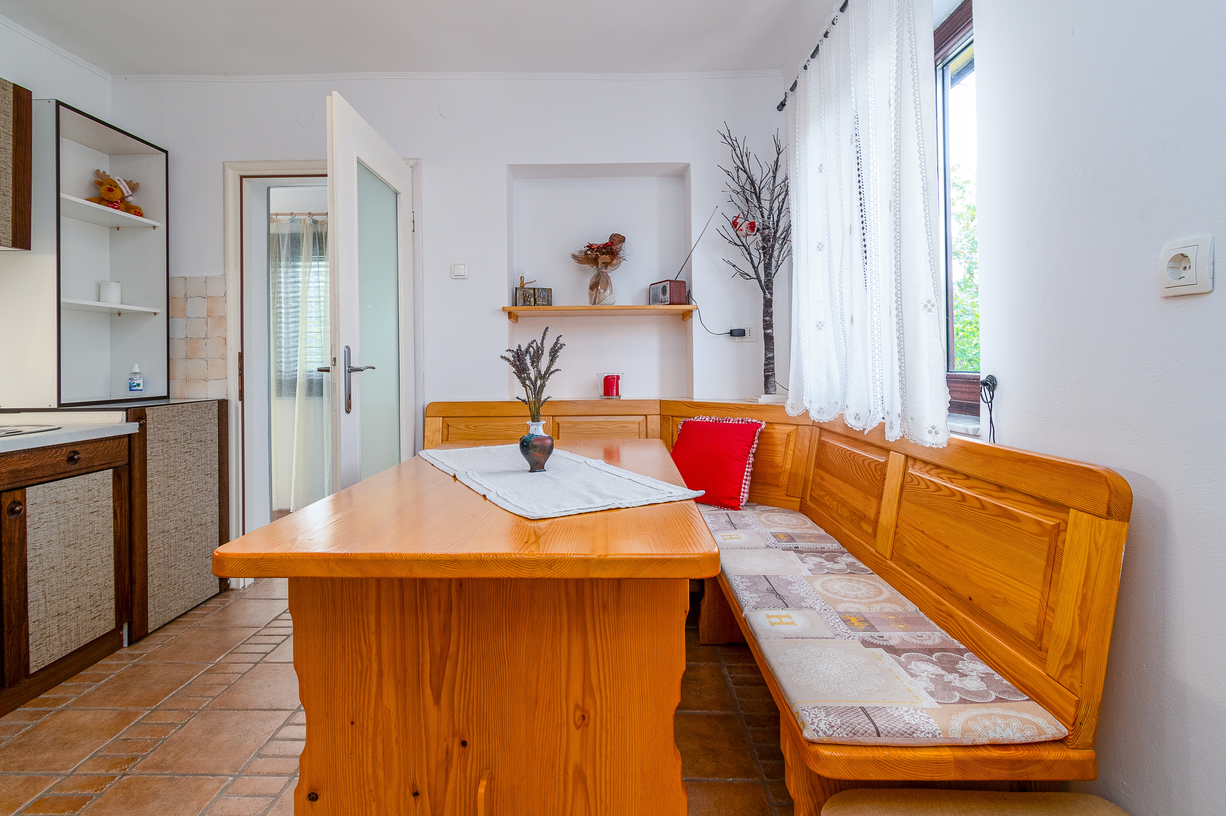 One bedroom apartment with terrace Prezid, Gorski kotar  A-b