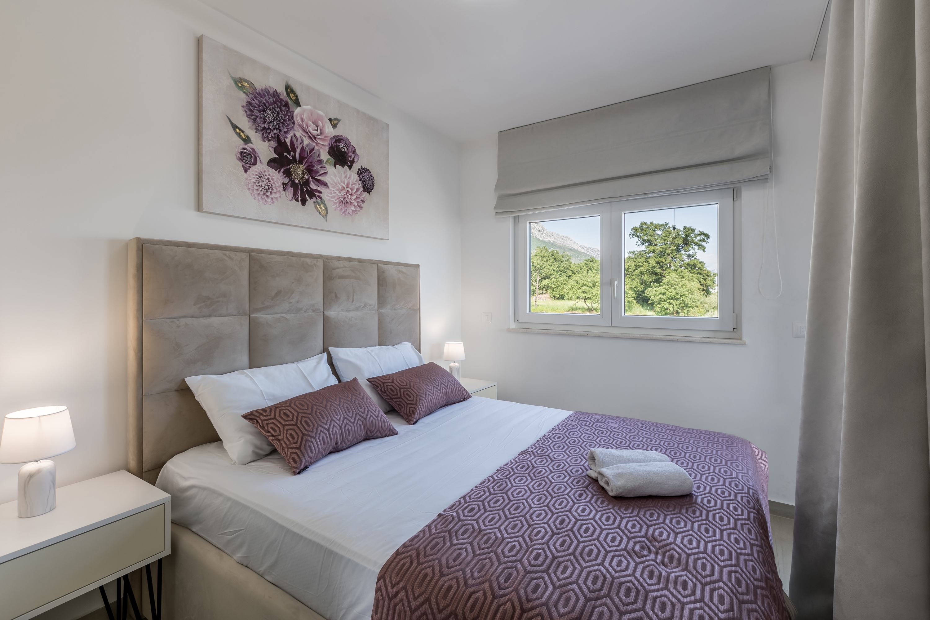 Three bedroom apartment with terrace and sea view Kaštel Lukšić, Kaštela  A-c