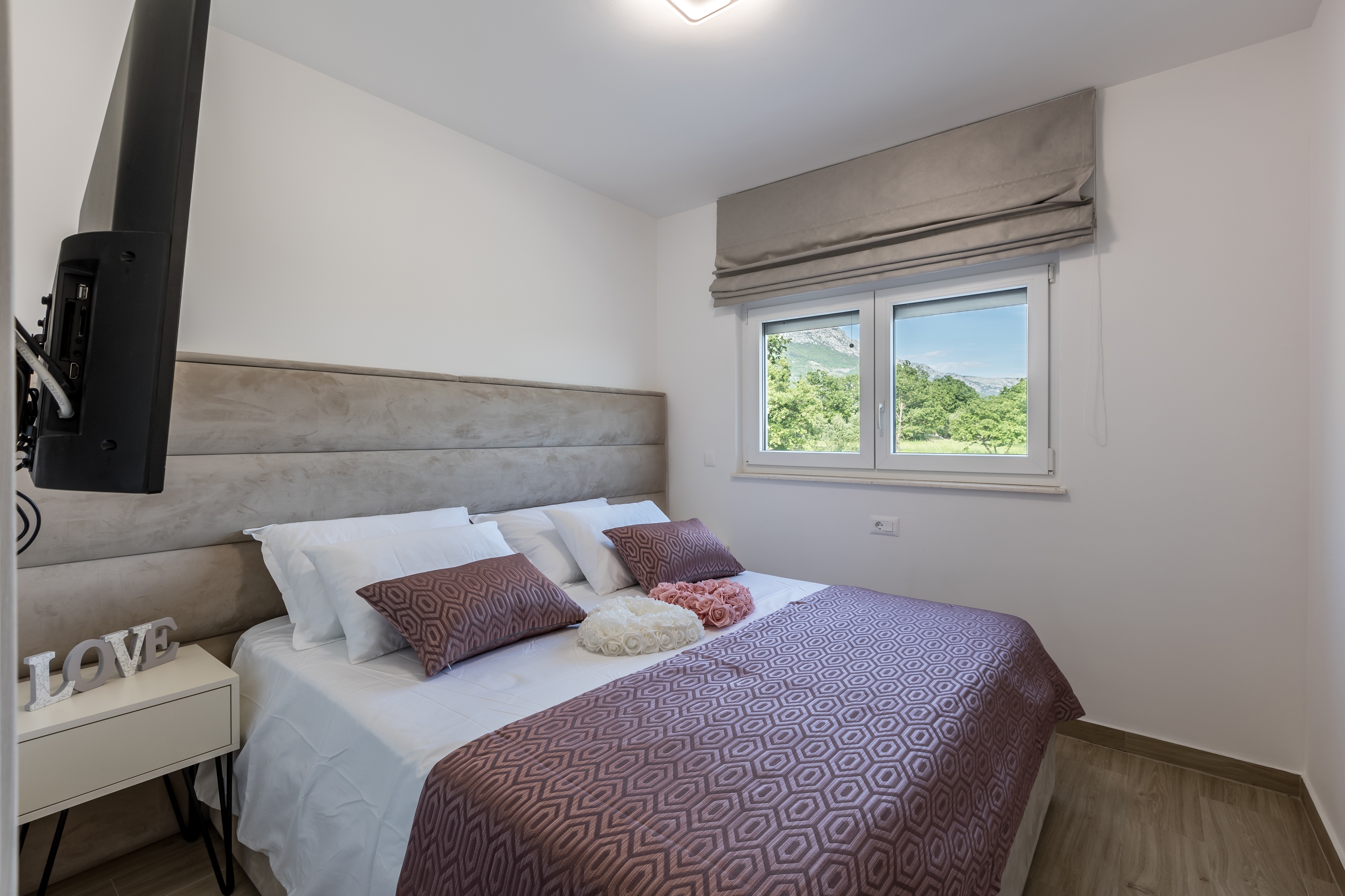 Three bedroom apartment with terrace and sea view Kaštel Lukšić, Kaštela  A-c