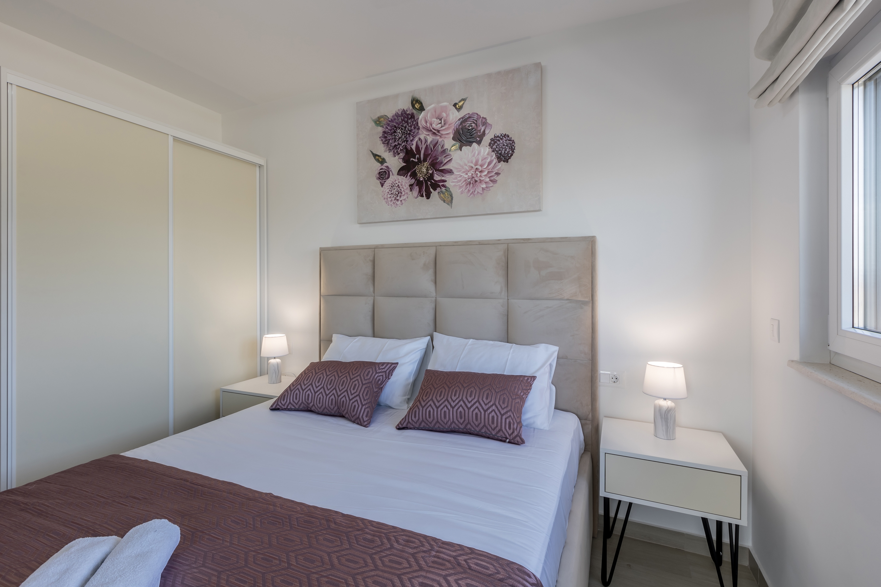 Three bedroom apartment with terrace and sea view Kaštel Lukšić, Kaštela  A-c