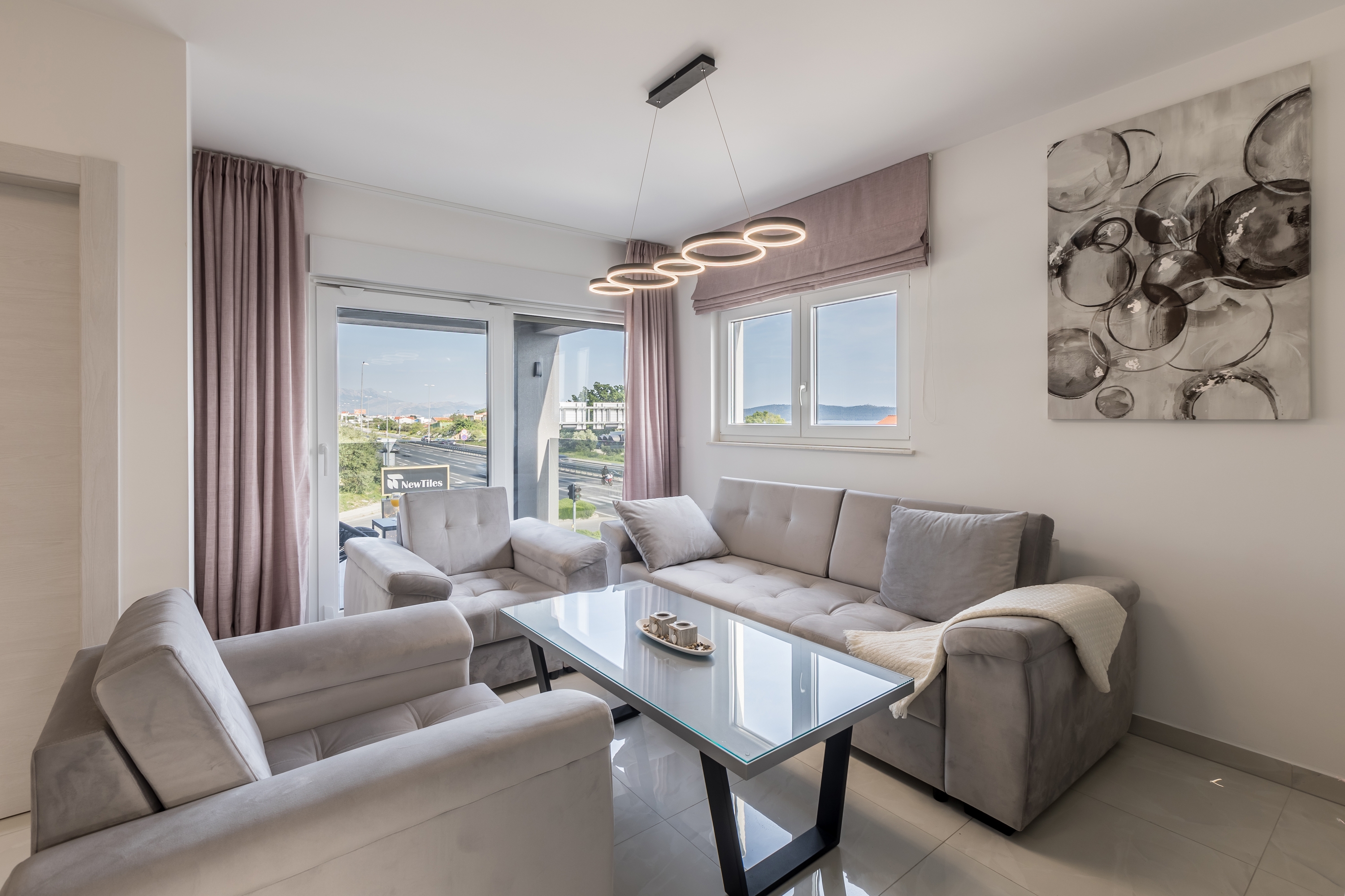 Three bedroom apartment with terrace and sea view Kaštel Lukšić, Kaštela  A-c