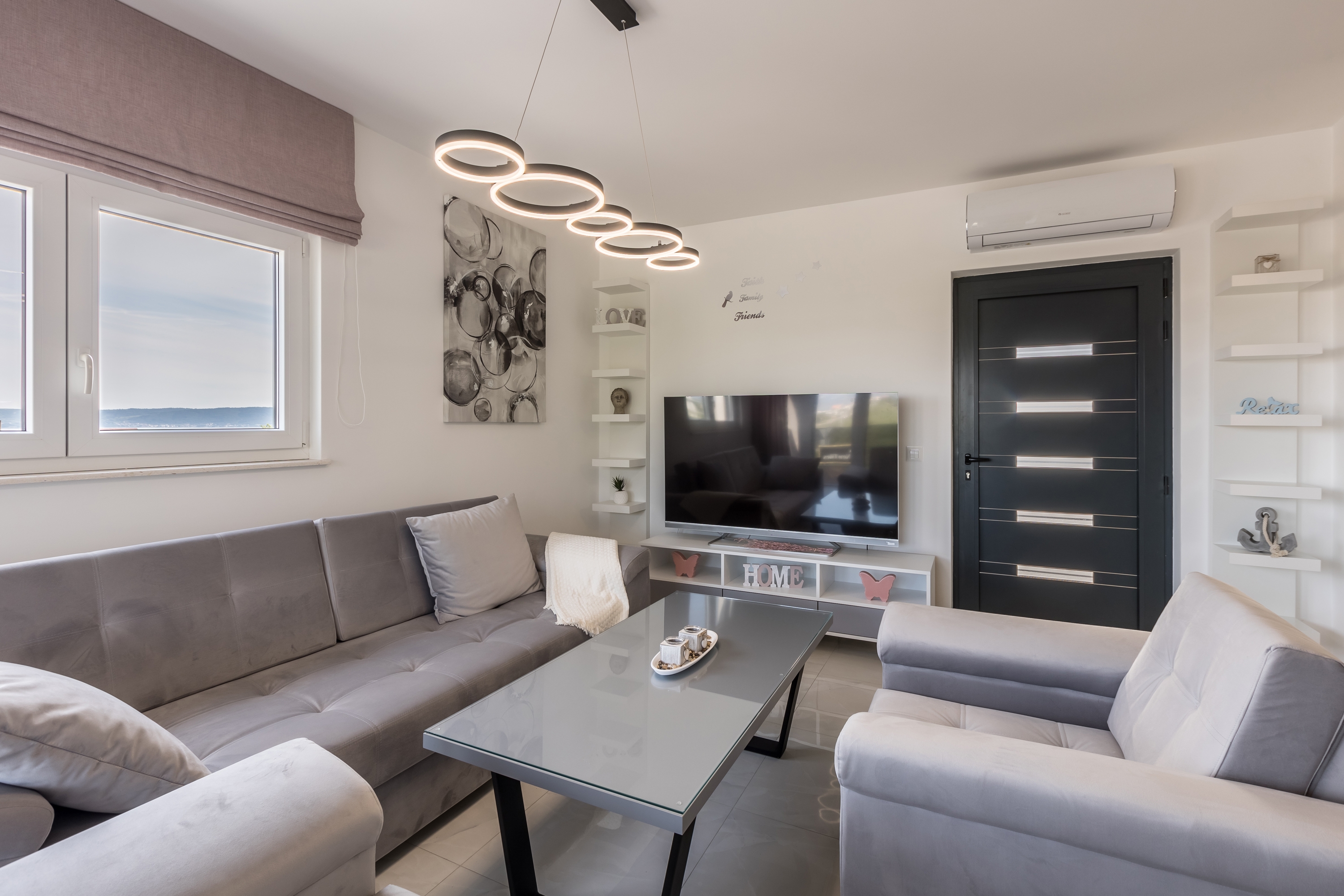 Three bedroom apartment with terrace and sea view Kaštel Lukšić, Kaštela  A-c