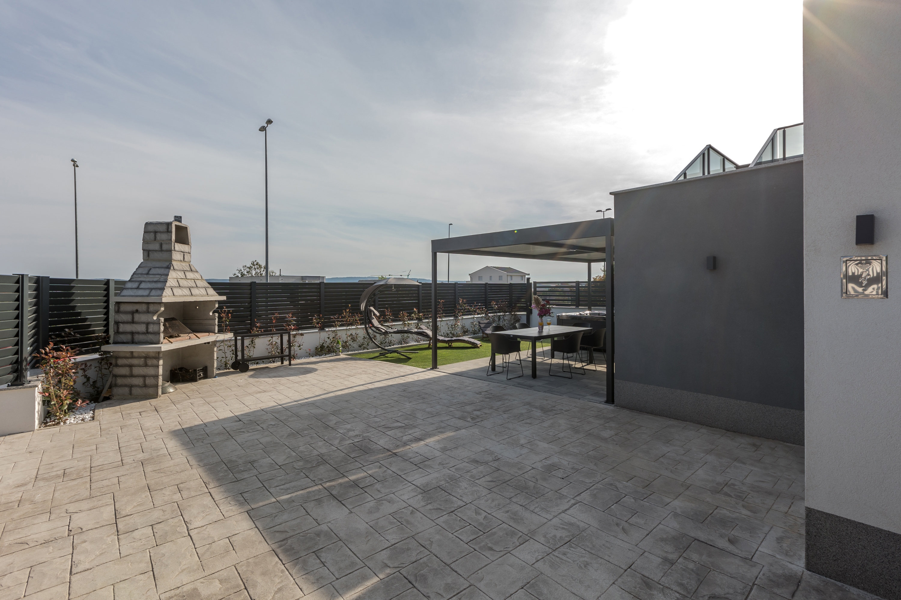 Three bedroom apartment with terrace and sea view Kaštel Lukšić, Kaštela  A-c