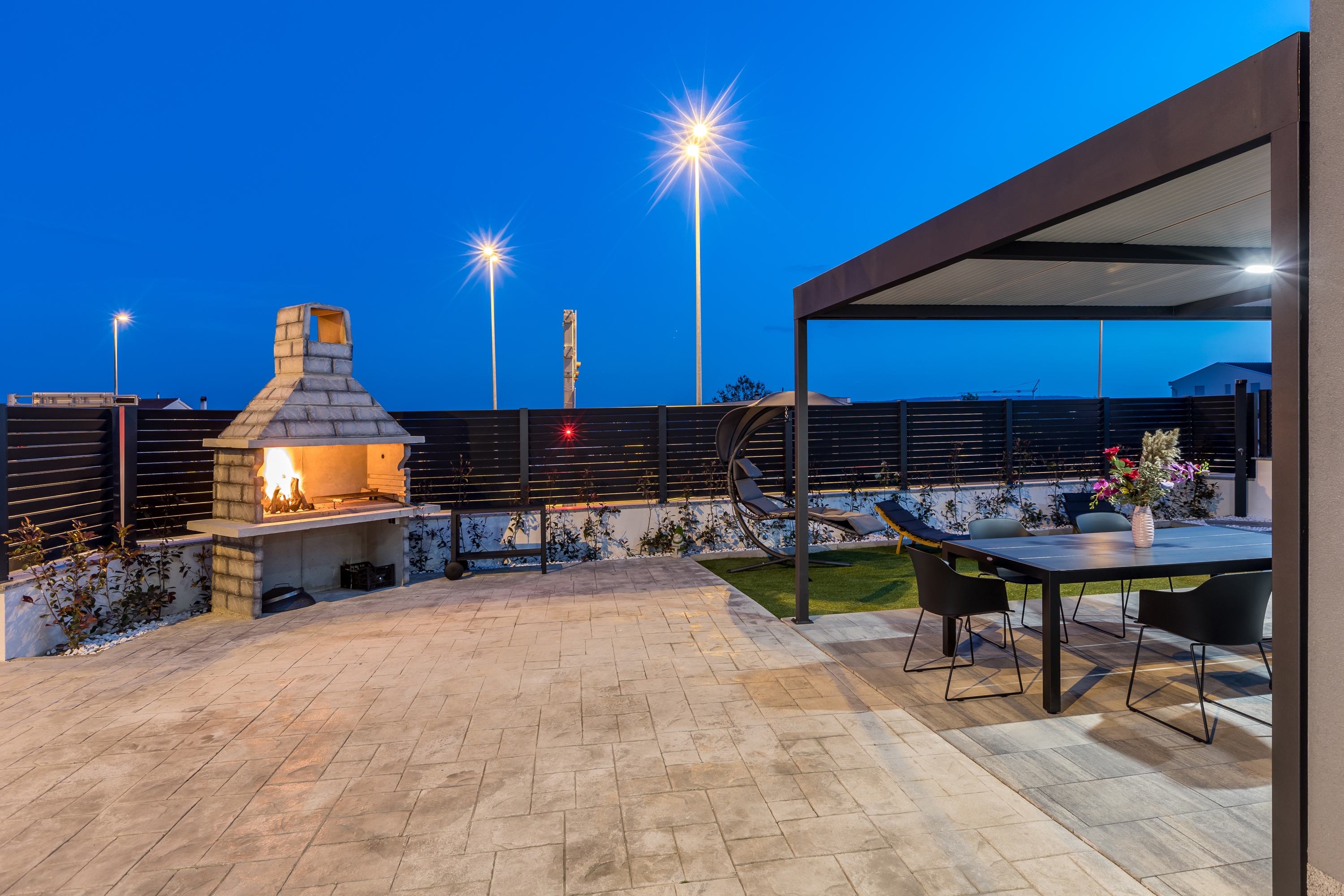 Three bedroom apartment with terrace and sea view Kaštel Lukšić, Kaštela  A-c
