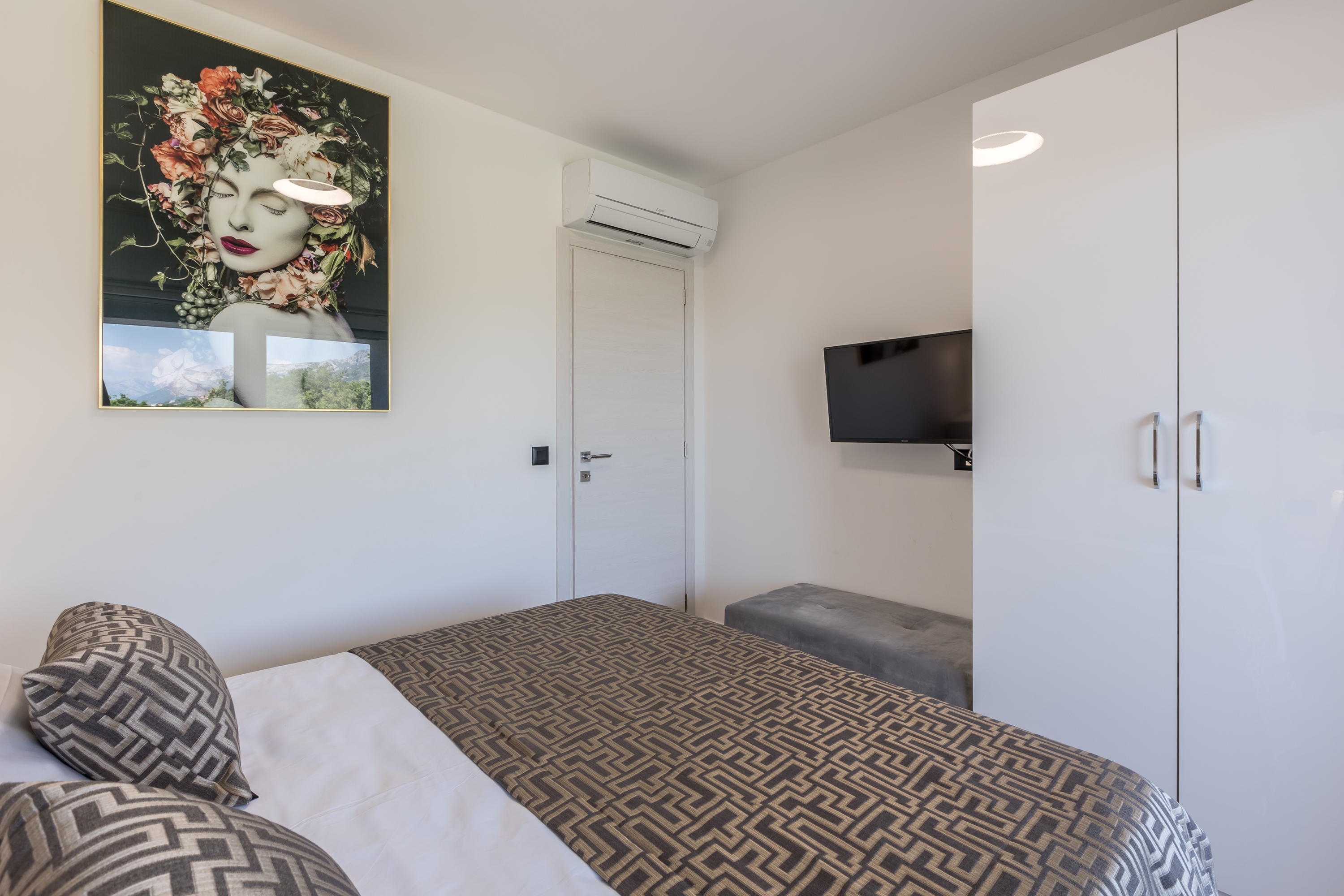 Two bedroom apartment with terrace and sea view Kaštel Lukšić, Kaštela  A-d