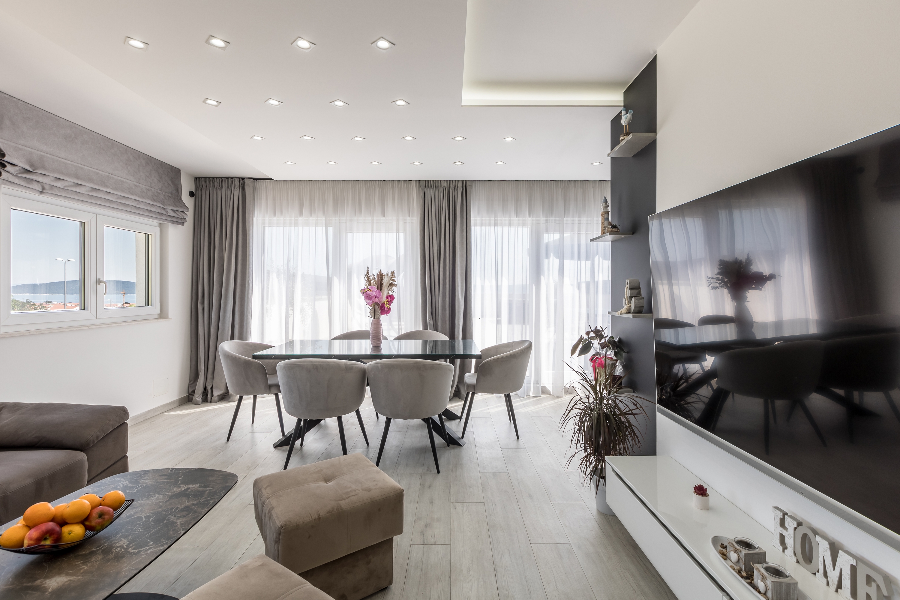Two bedroom apartment with terrace and sea view Kaštel Lukšić, Kaštela  A-d