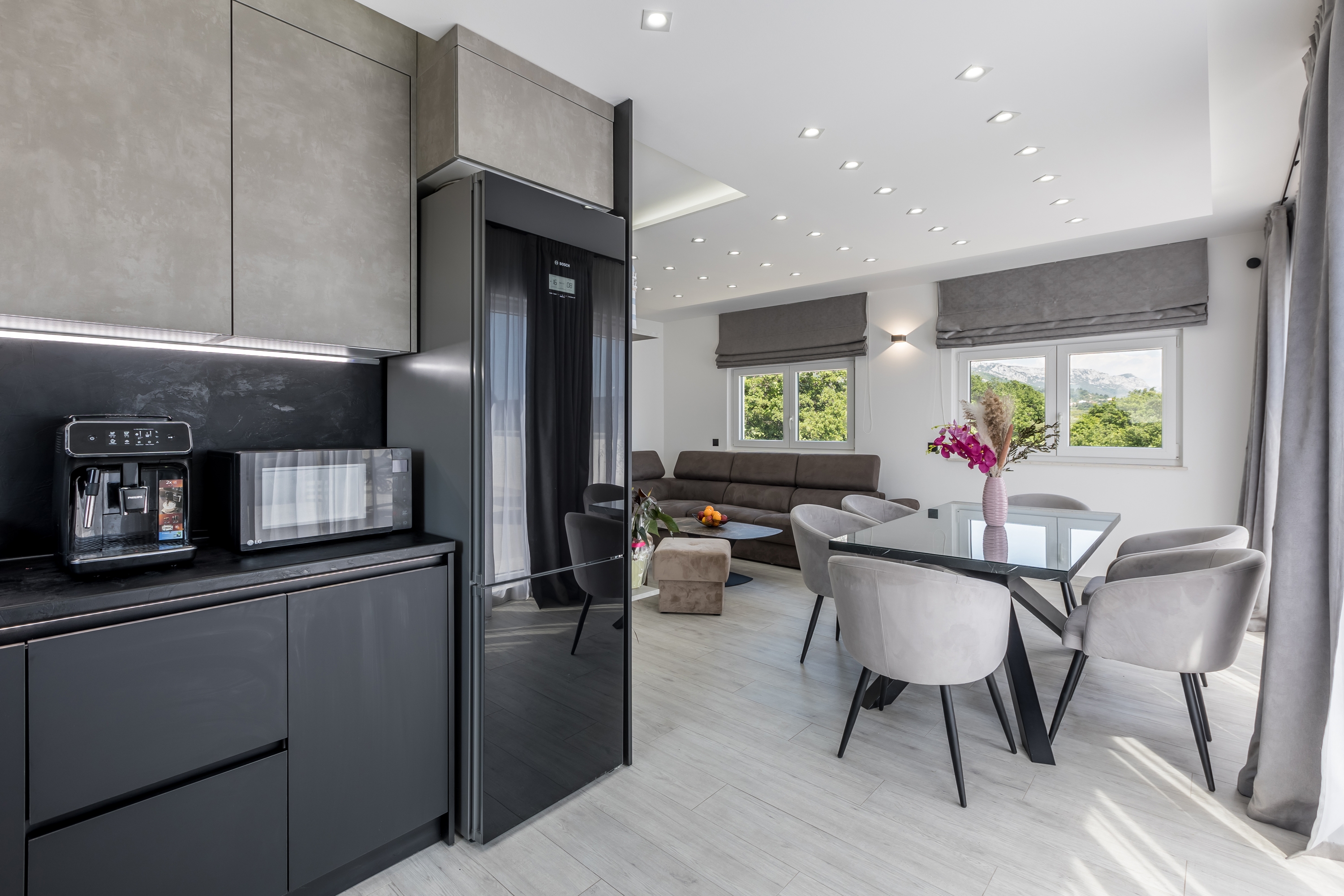 Two bedroom apartment with terrace and sea view Kaštel Lukšić, Kaštela  A-d