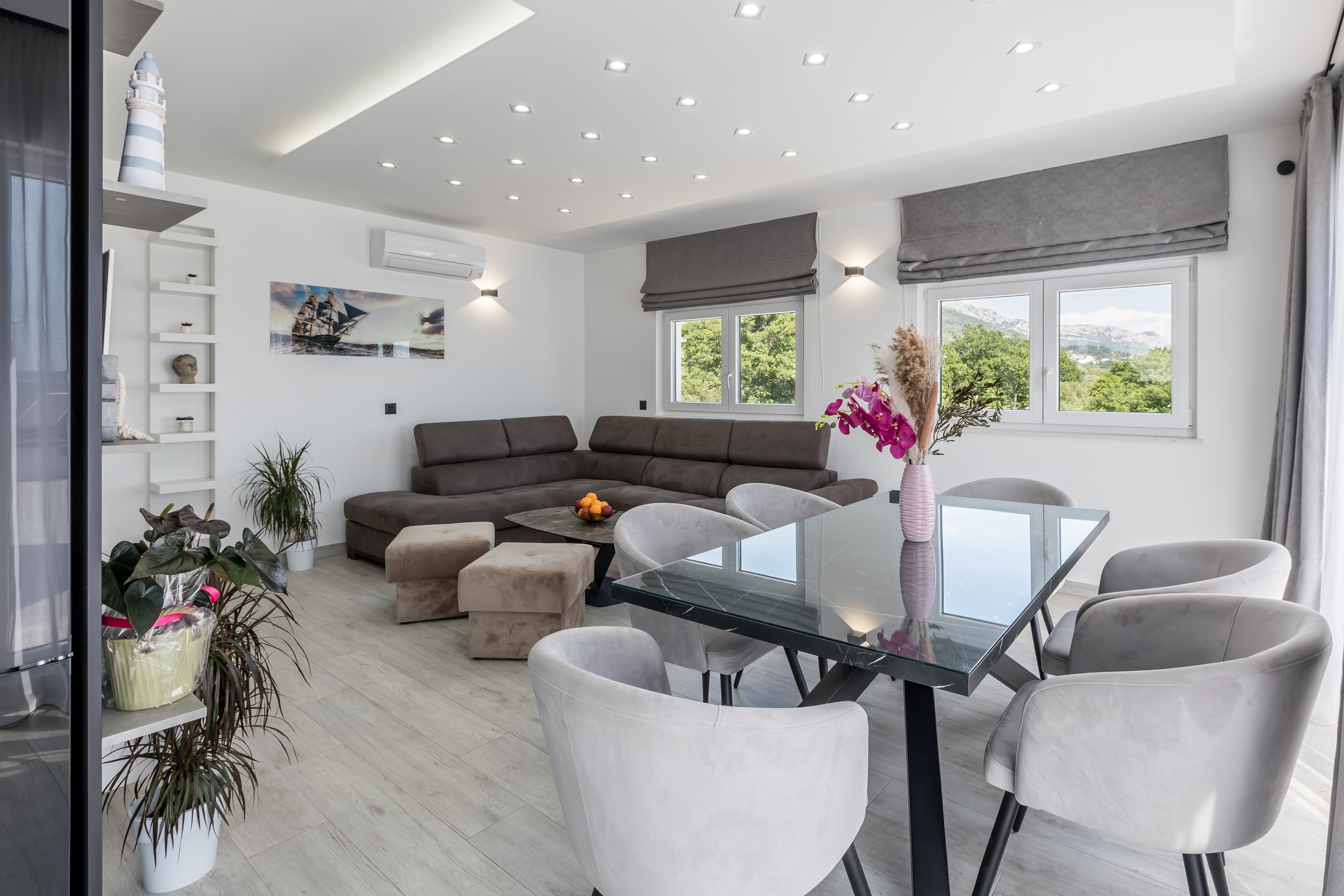 Two bedroom apartment with terrace and sea view Kaštel Lukšić, Kaštela  A-d