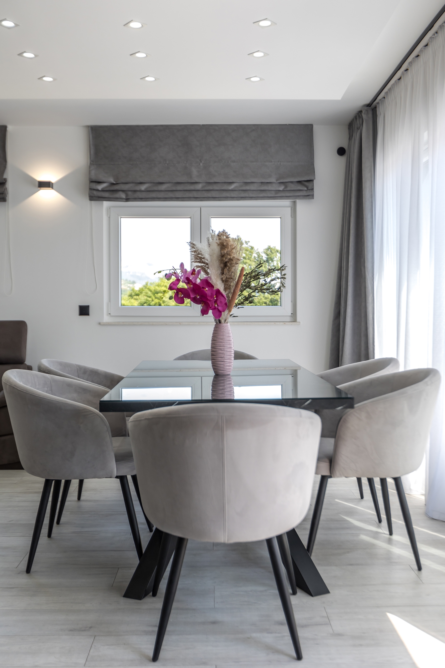 Two bedroom apartment with terrace and sea view Kaštel Lukšić, Kaštela  A-d