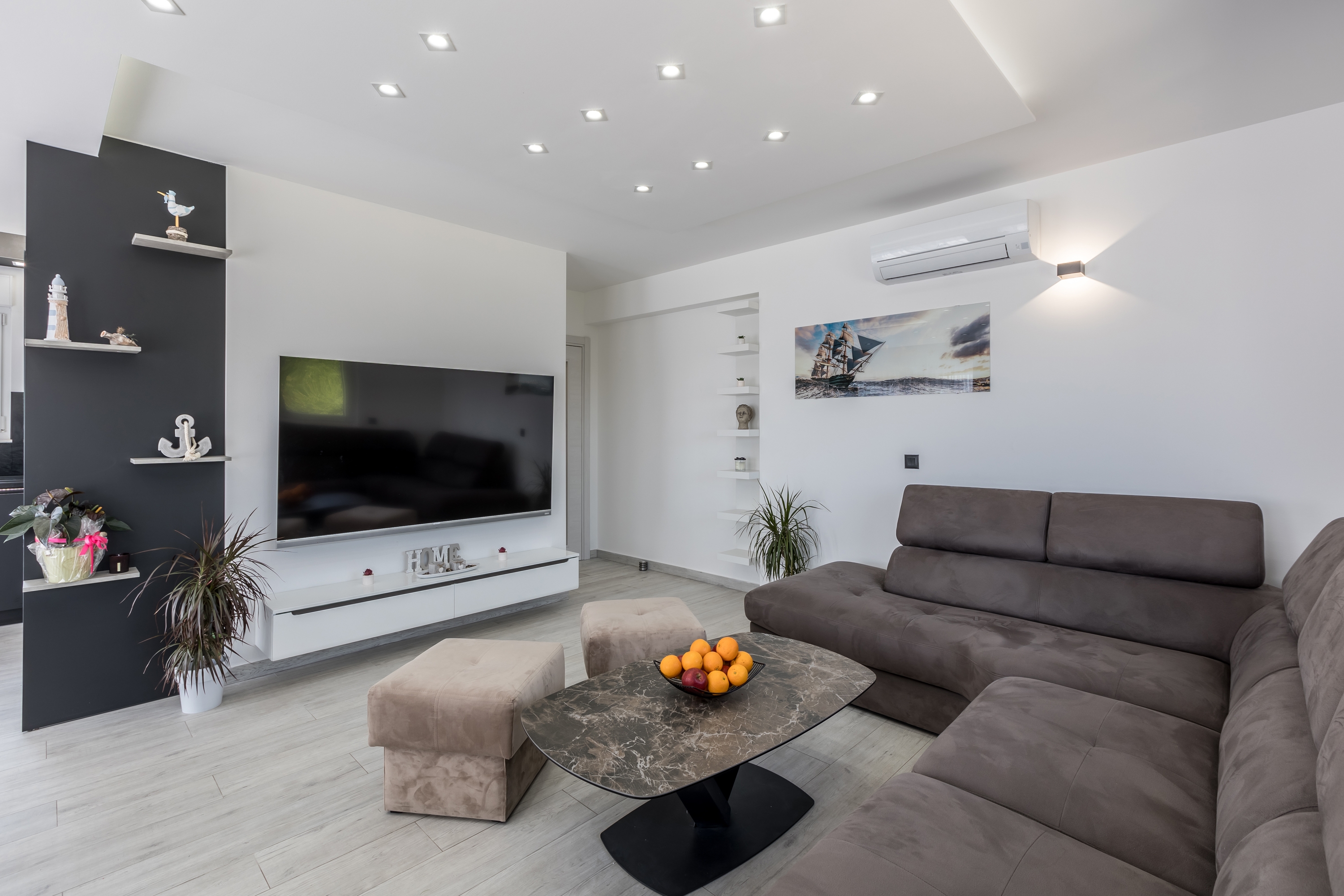 Two bedroom apartment with terrace and sea view Kaštel Lukšić, Kaštela  A-d