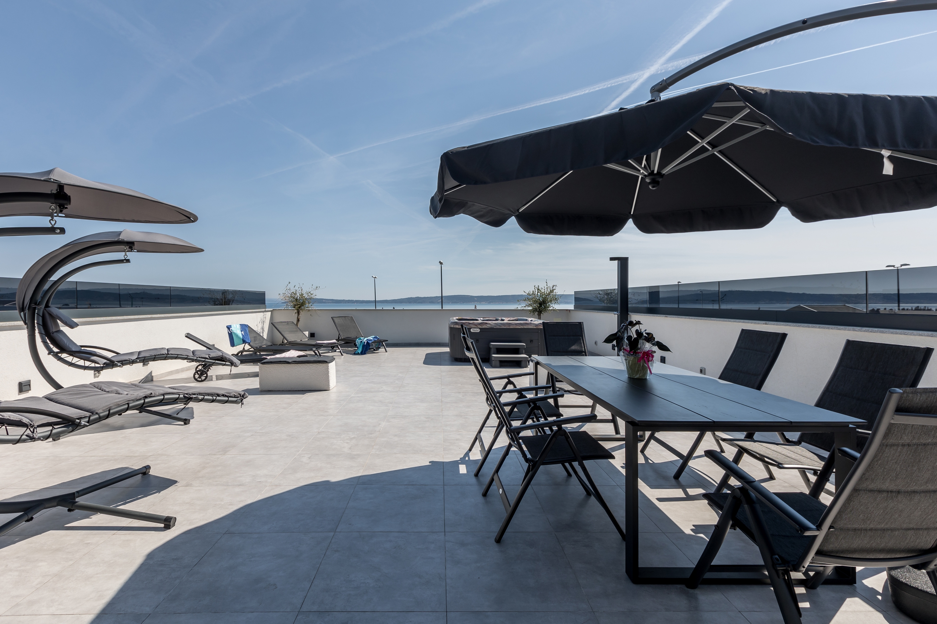 Two bedroom apartment with terrace and sea view Kaštel Lukšić, Kaštela  A-d