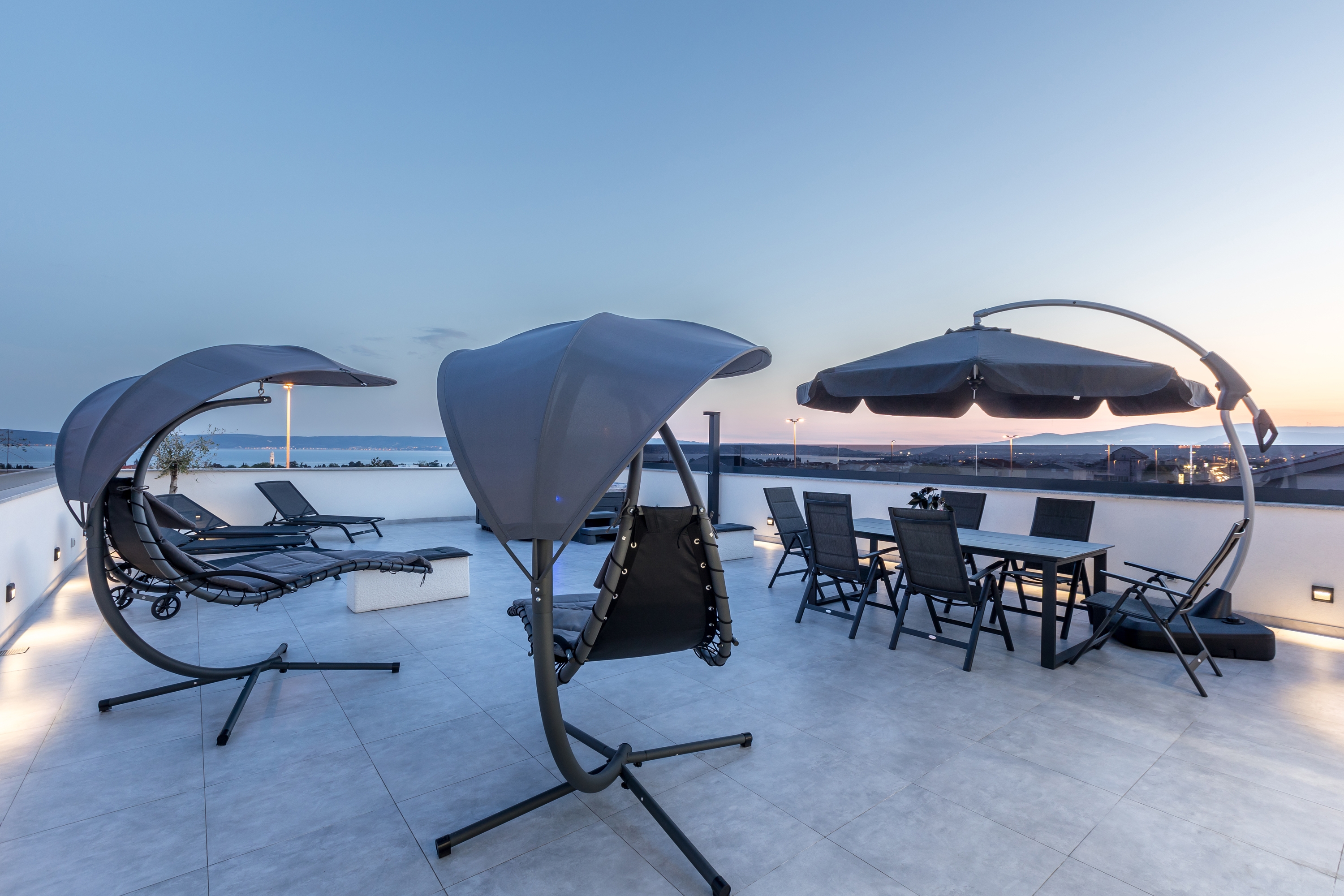 Two bedroom apartment with terrace and sea view Kaštel Lukšić, Kaštela  A-d