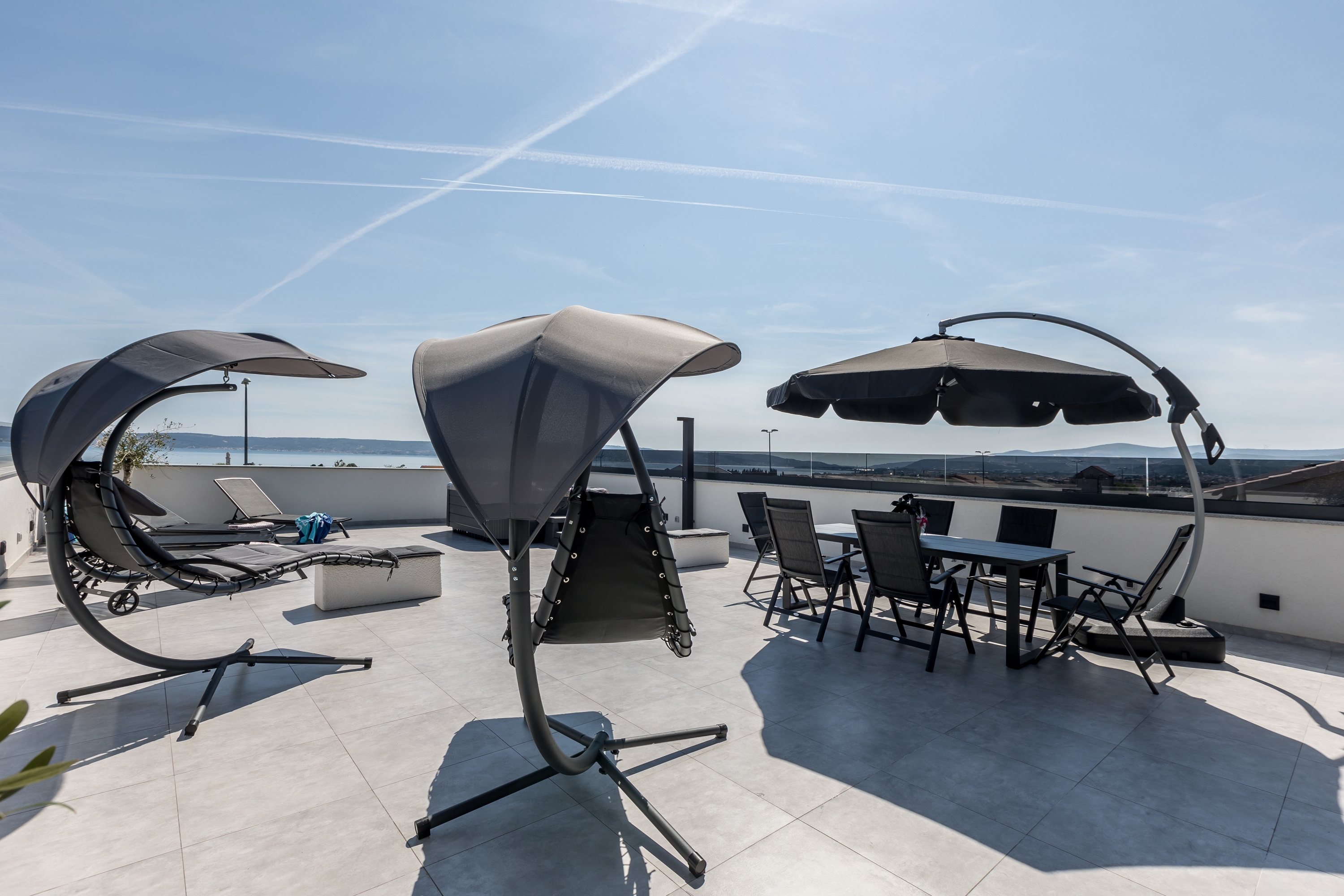 Two bedroom apartment with terrace and sea view Kaštel Lukšić, Kaštela  A-d