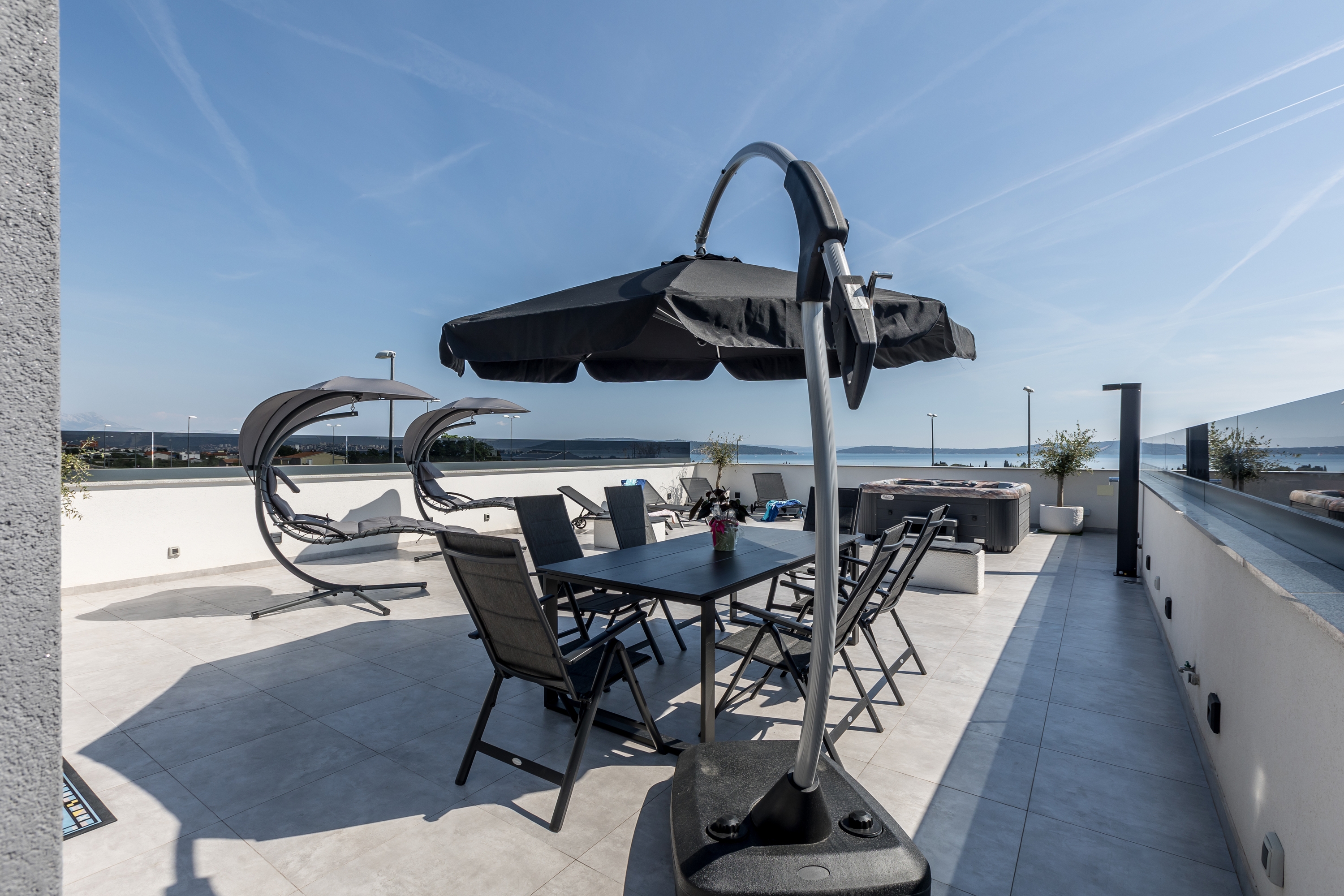Two bedroom apartment with terrace and sea view Kaštel Lukšić, Kaštela  A-d