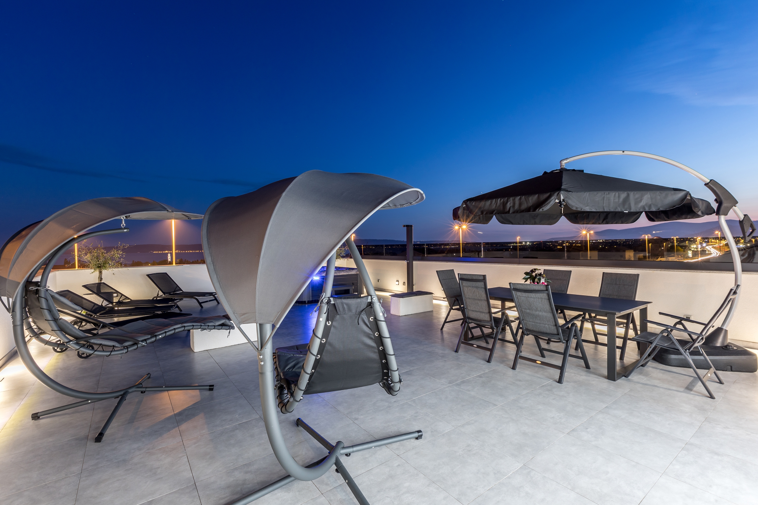Two bedroom apartment with terrace and sea view Kaštel Lukšić, Kaštela  A-d
