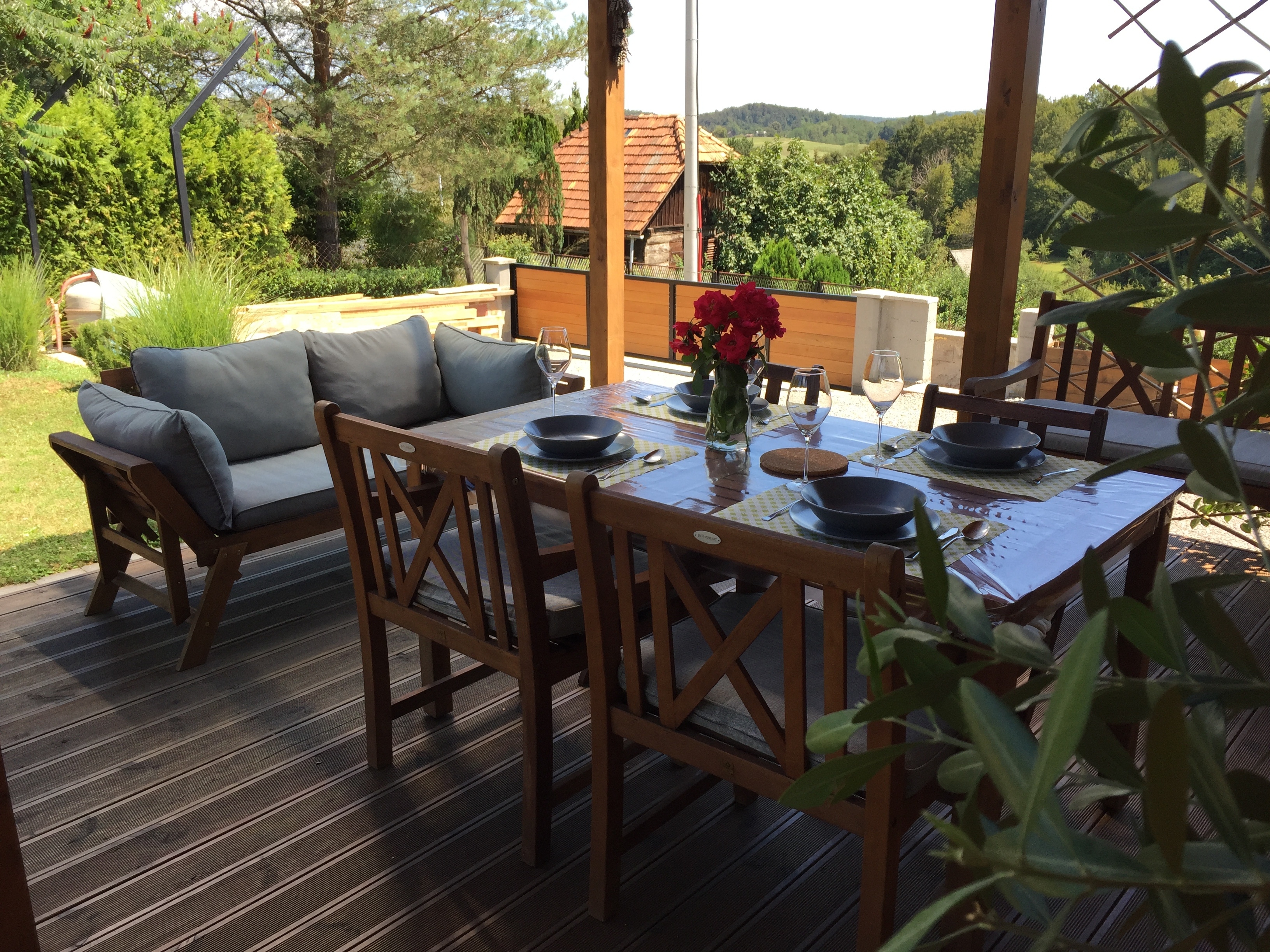 Three bedroom house with terrace Belaj, Karlovac  K