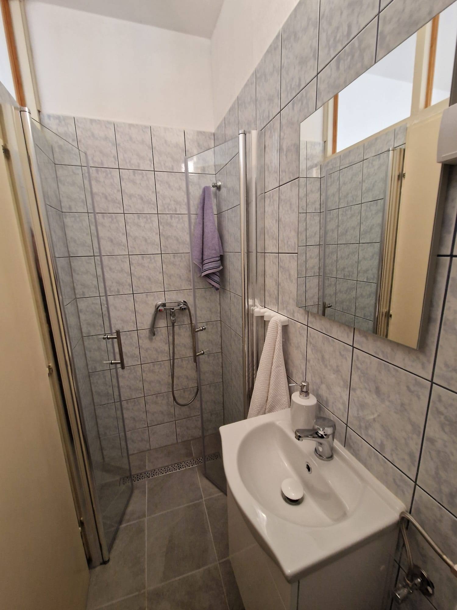 Two bedroom apartment with terrace and sea view Seget Donji, Trogir  A-a
