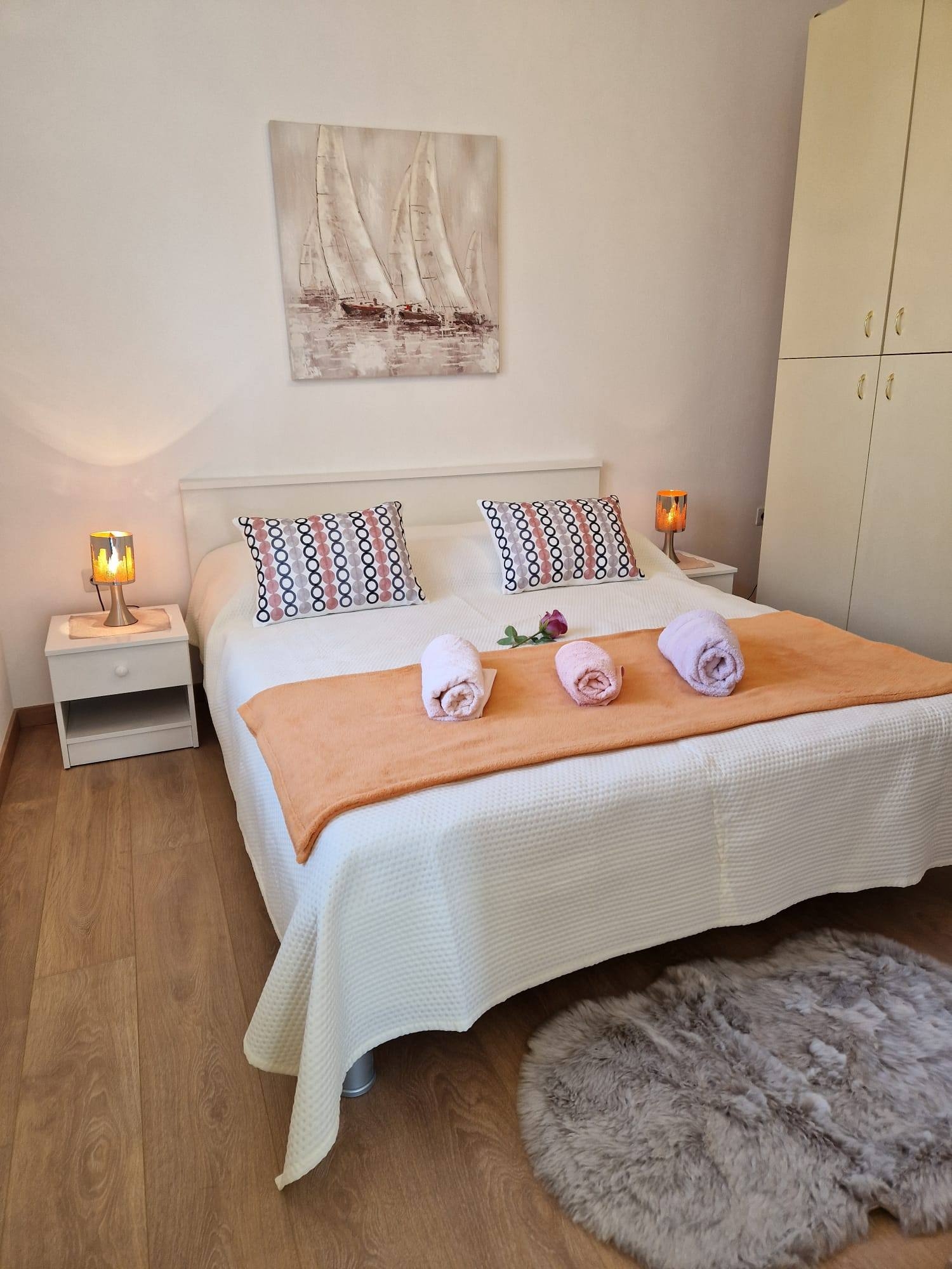Two bedroom apartment with terrace and sea view Seget Donji, Trogir  A-a
