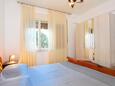 Seget Donji, Bedroom 2 in the apartment, WiFi.