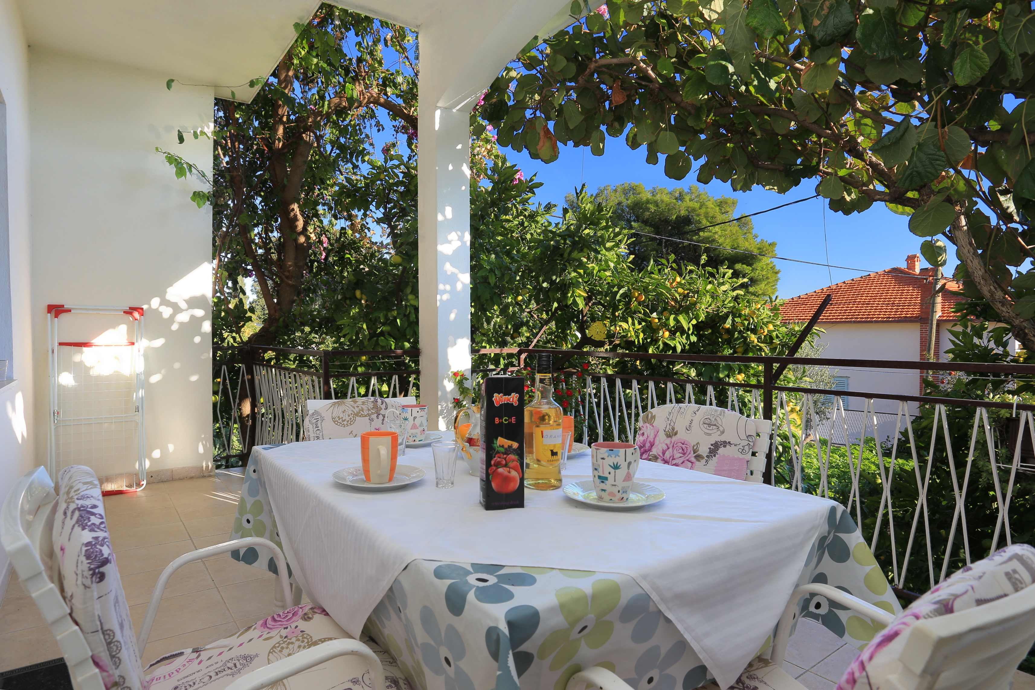Two bedroom apartment with terrace and sea view Seget Donji, Trogir  A-b