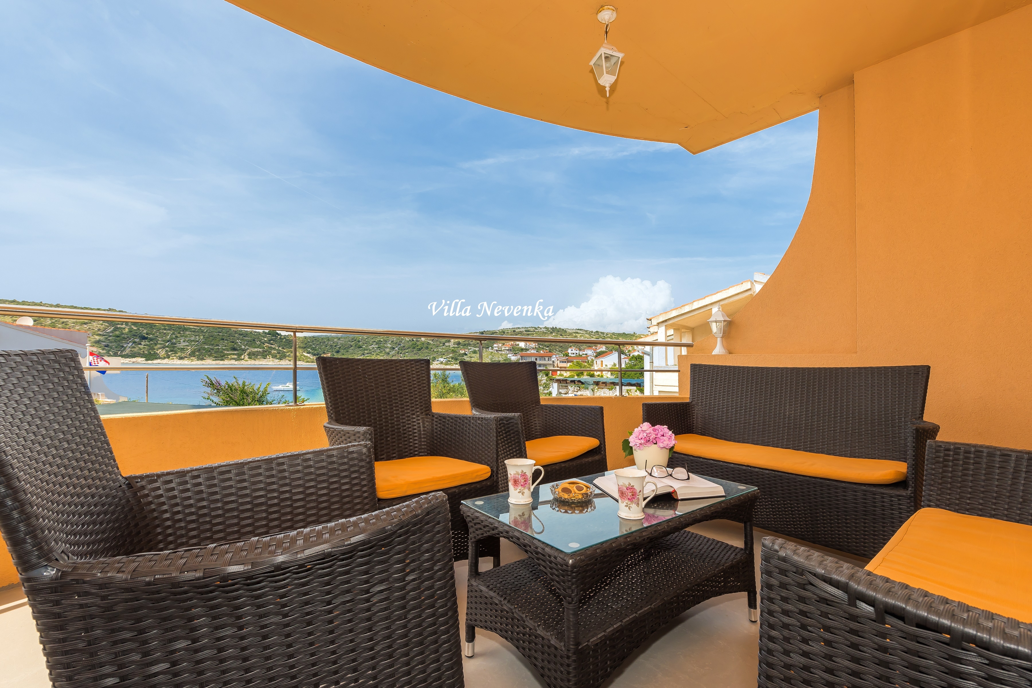 Four-bedroom apartment with terrace and sea view Kanica, Rogoznica (A-20298-c)