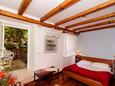 Dubrovnik, Bedroom in the studio-apartment, air condition available and WiFi.