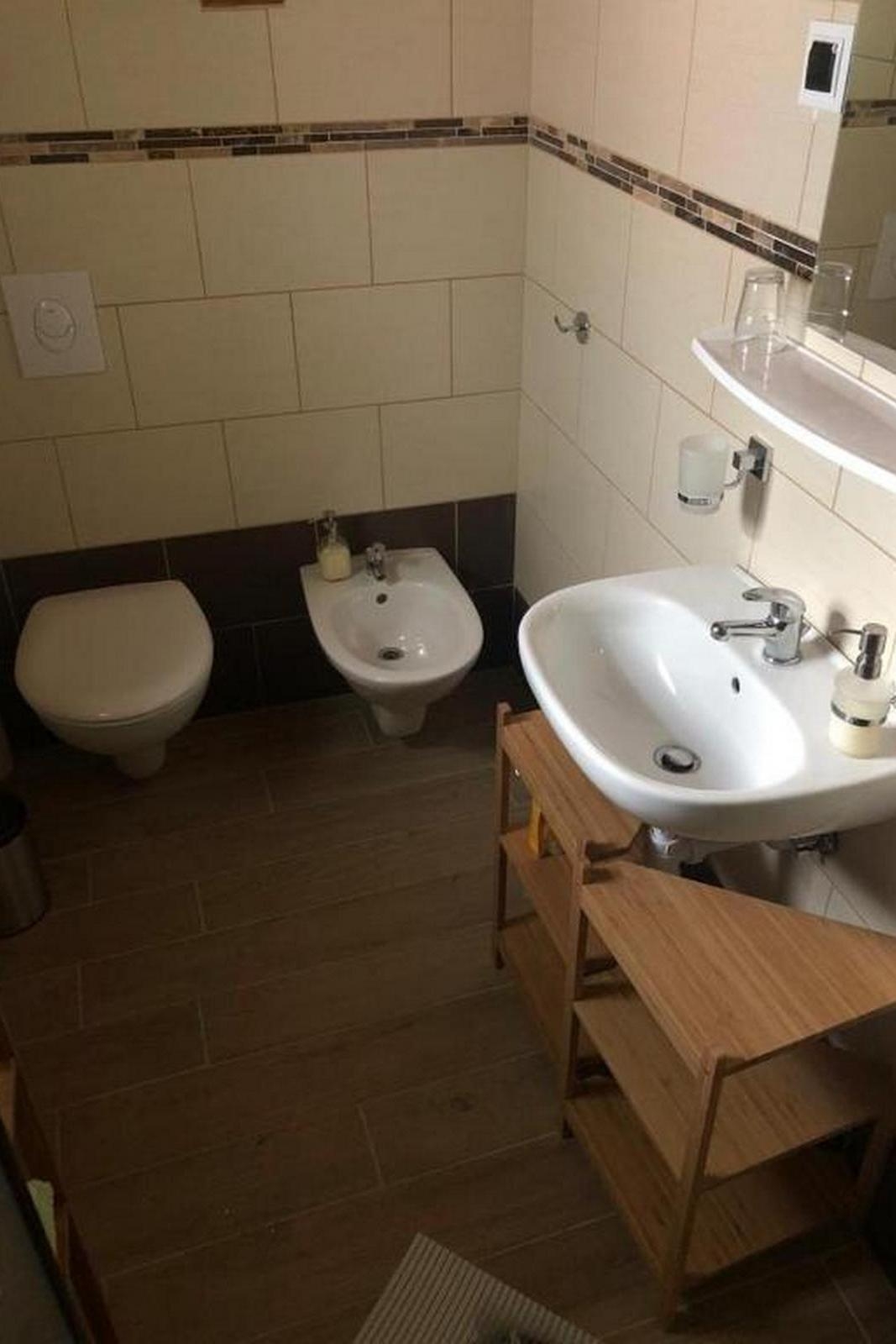 Dvosobna kuća s terasom Fužine, Gorski kotar  K