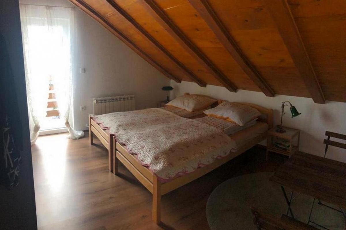 Dvosobna kuća s terasom Fužine, Gorski kotar  K