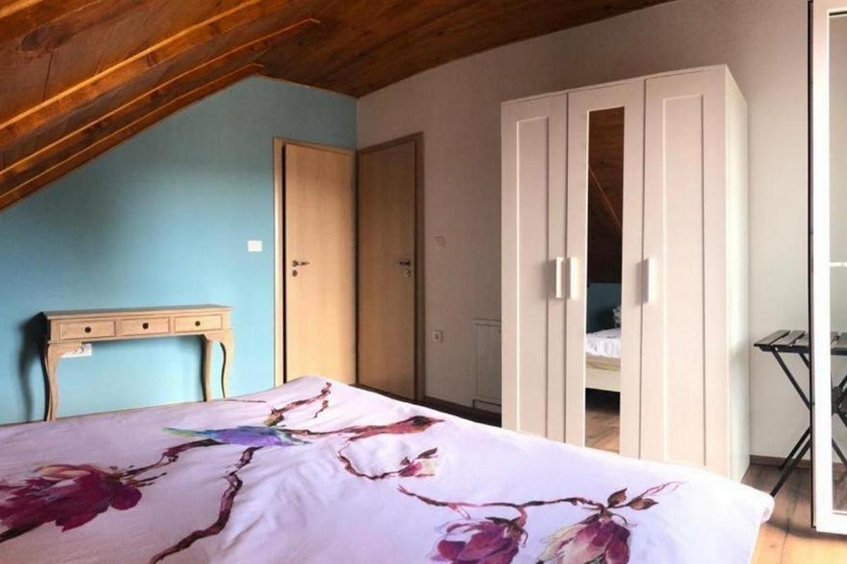 Dvosobna kuća s terasom Fužine, Gorski kotar  K