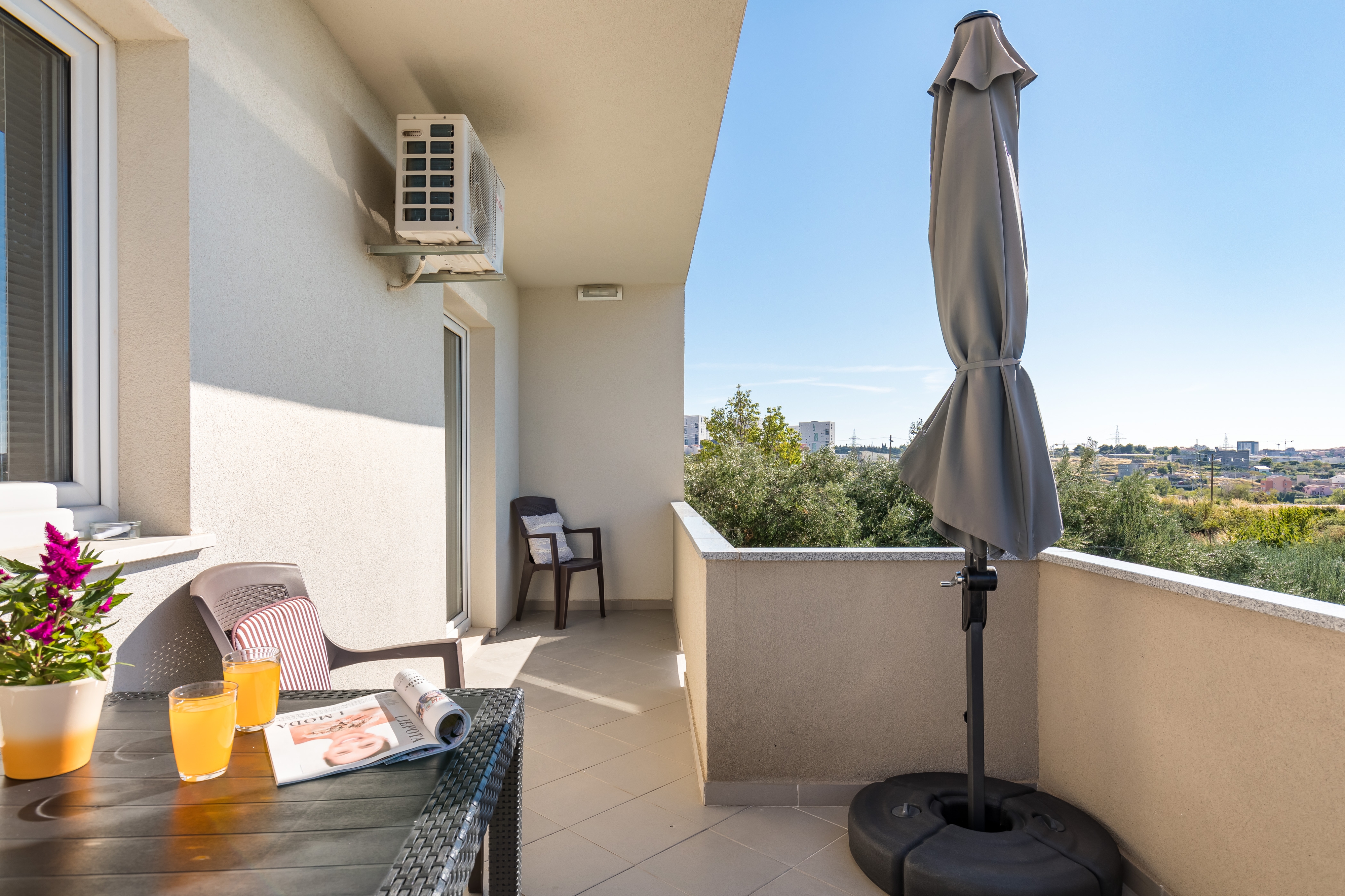 Three bedroom house with terrace and sea view Split  K
