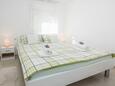 Bedroom Vir, Bedroom in the apartment, (pet friendly) and WiFi.