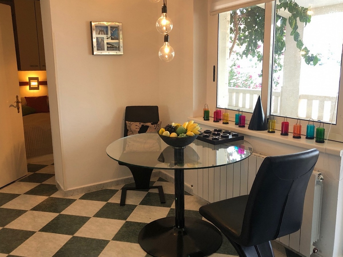 One bedroom apartment near beach Marina, Trogir  A-a
