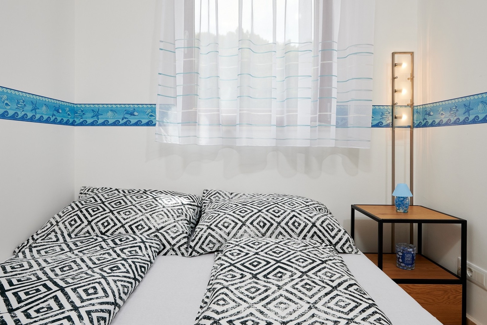 Two bedroom apartment with terrace and sea view Slatine, Čiovo  A-a