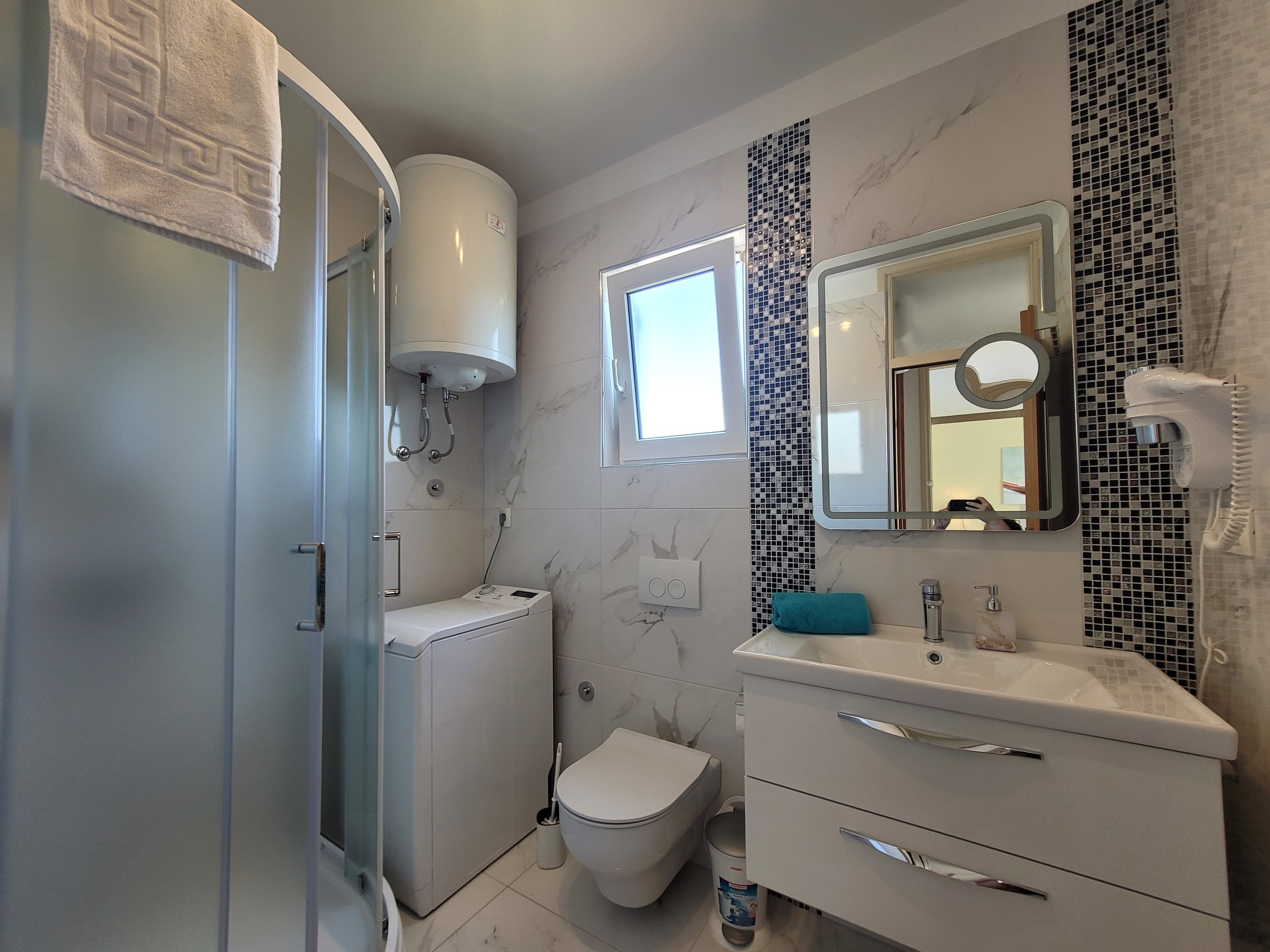 Four bedroom apartment with terrace Sveti Anton, Krk  A-a