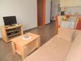 Gabonjin, Гостиная в размещении типа apartment, доступный кондиционер, Домашние животные допускаются и WiFi.
