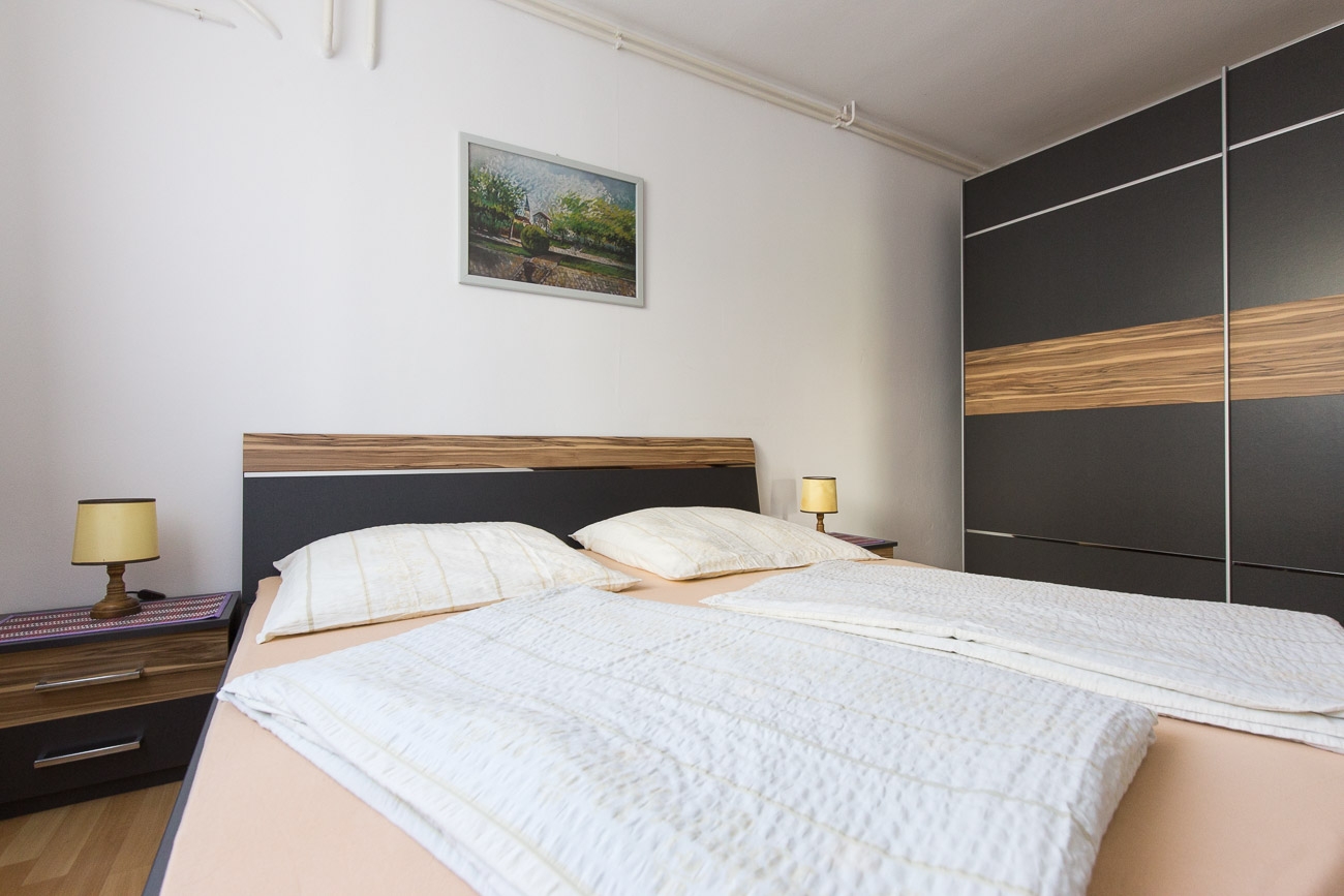 Three bedroom apartment with terrace Malinska, Krk  A-a