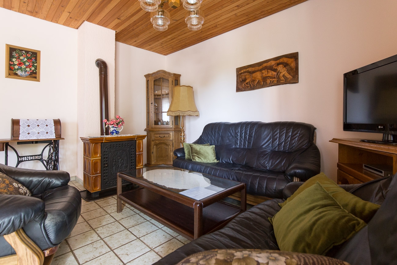 Three bedroom apartment with terrace Malinska, Krk (A-20353-a) Three bedroom apartment with terrace Malinska, Krk (A-20353-a)