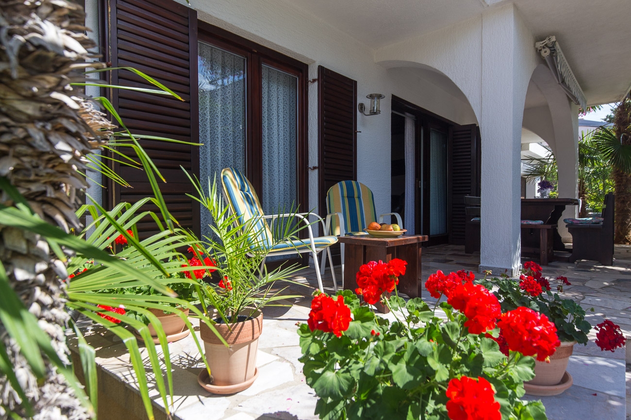 Three bedroom apartment with terrace Malinska, Krk  A-a