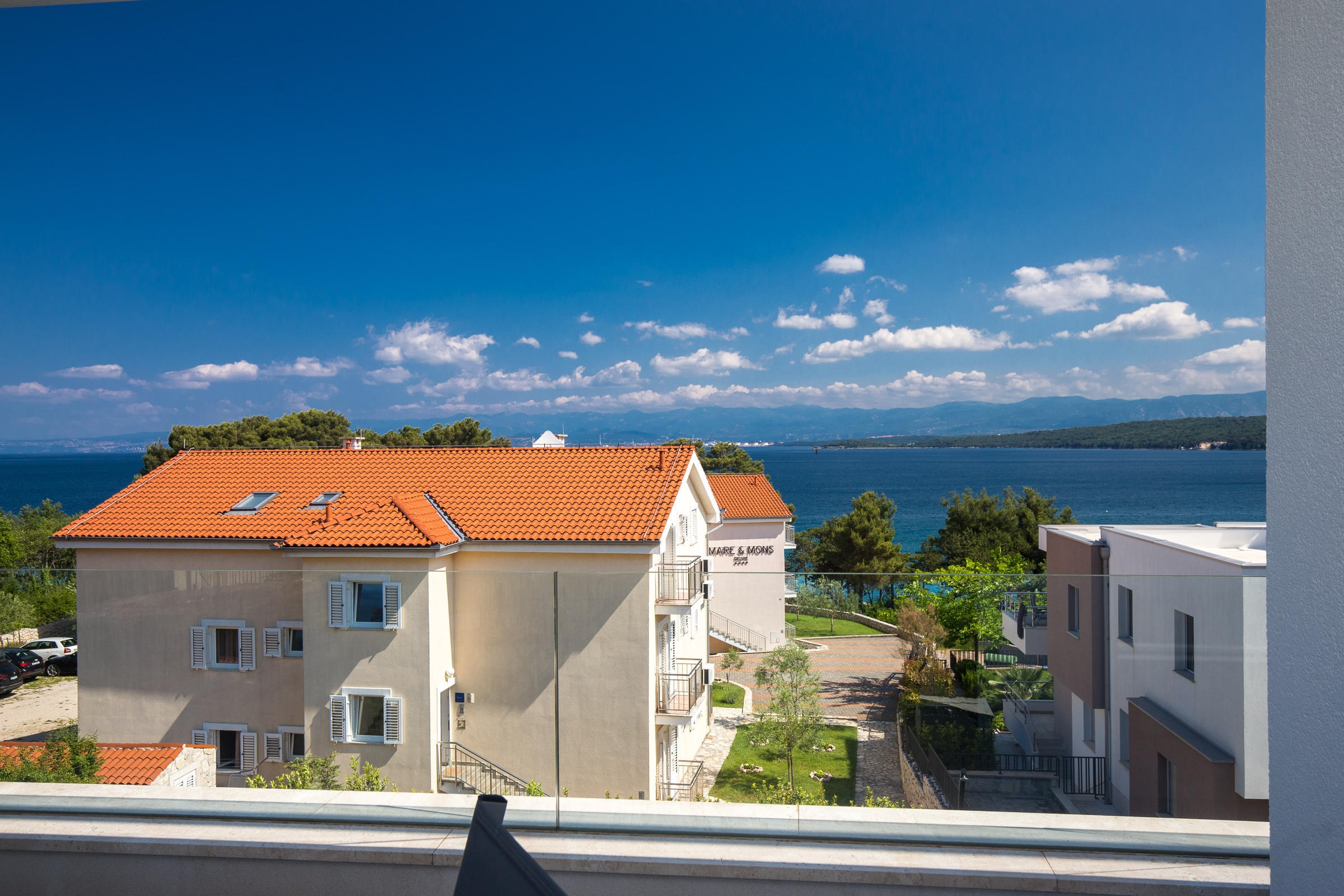 Two bedroom apartment with terrace and sea view Vantačići, Krk  A-b