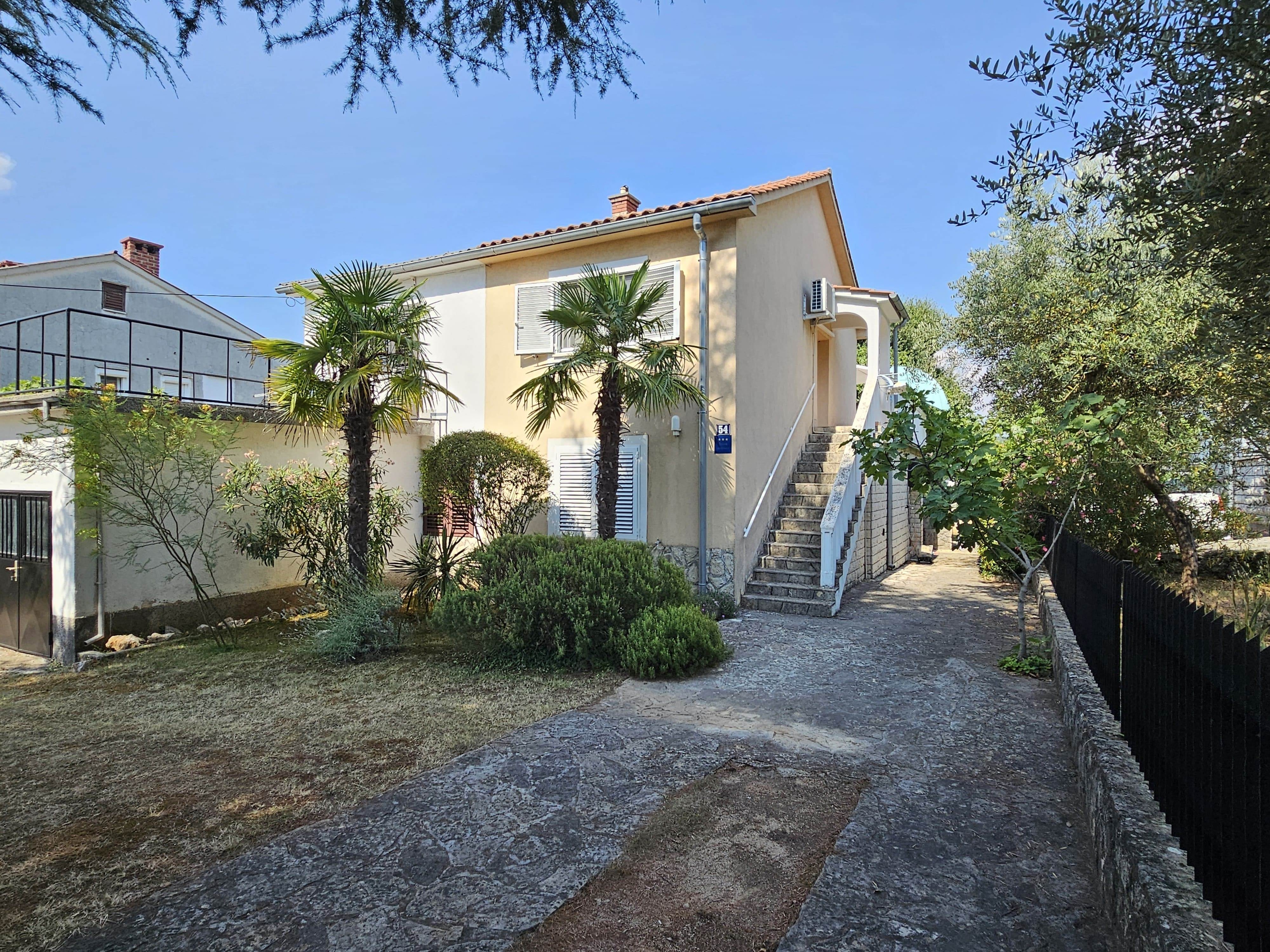 One bedroom apartment with terrace and sea view Malinska, Krk (A-20367-a)