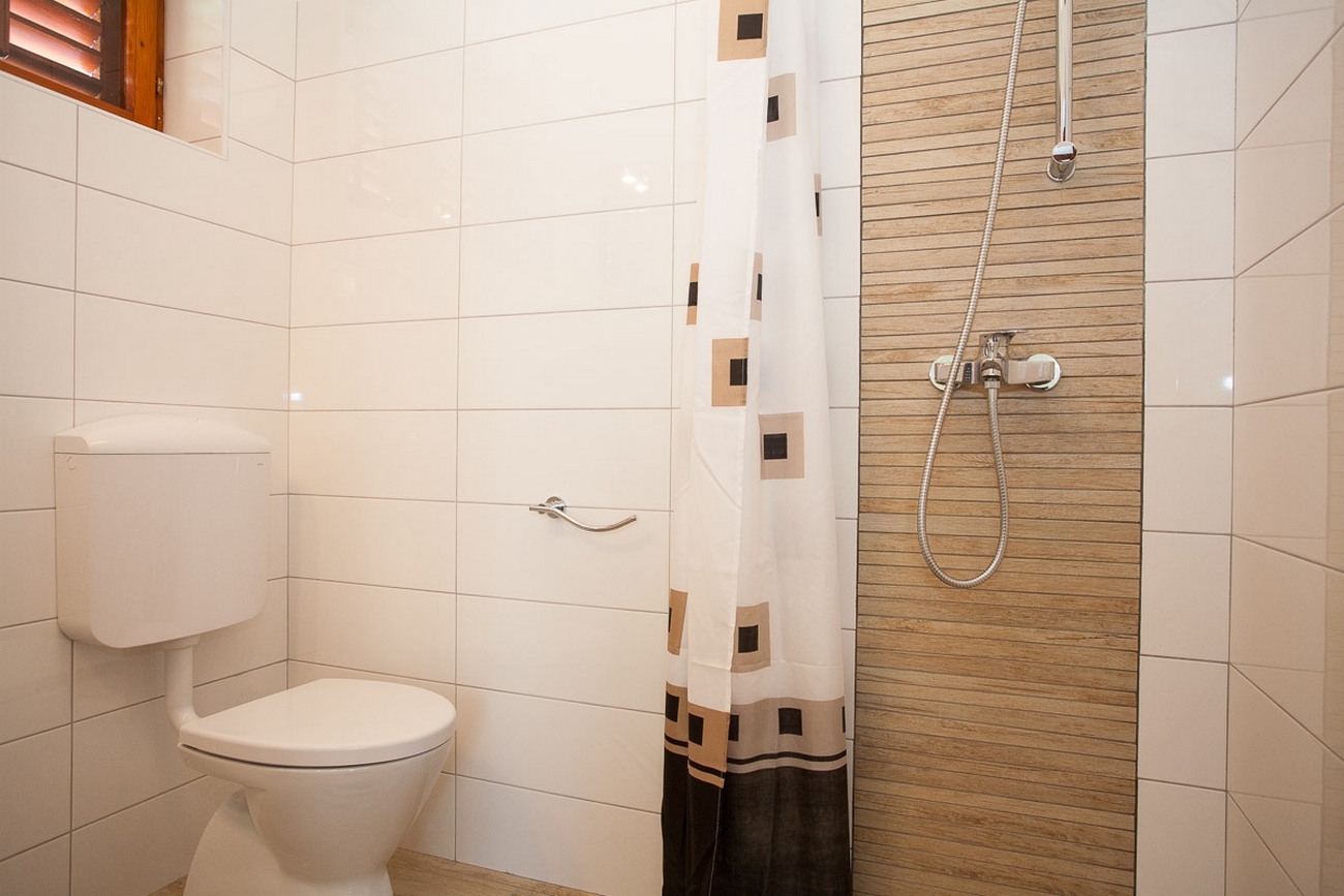 Four bedroom apartment with terrace Krk  A-a