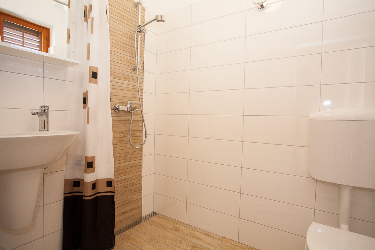 Four bedroom apartment with terrace Krk  A-a