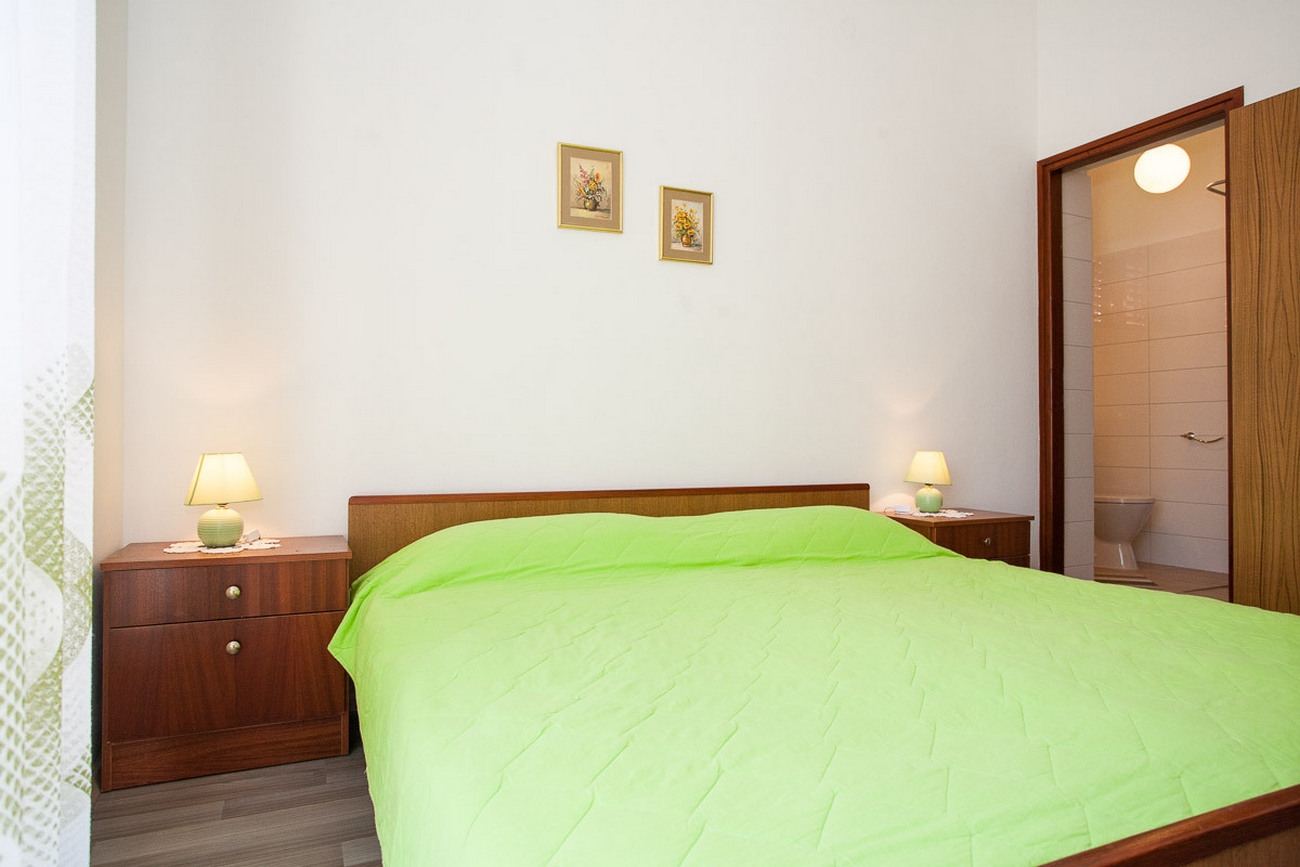 Four bedroom apartment with terrace Krk  A-a
