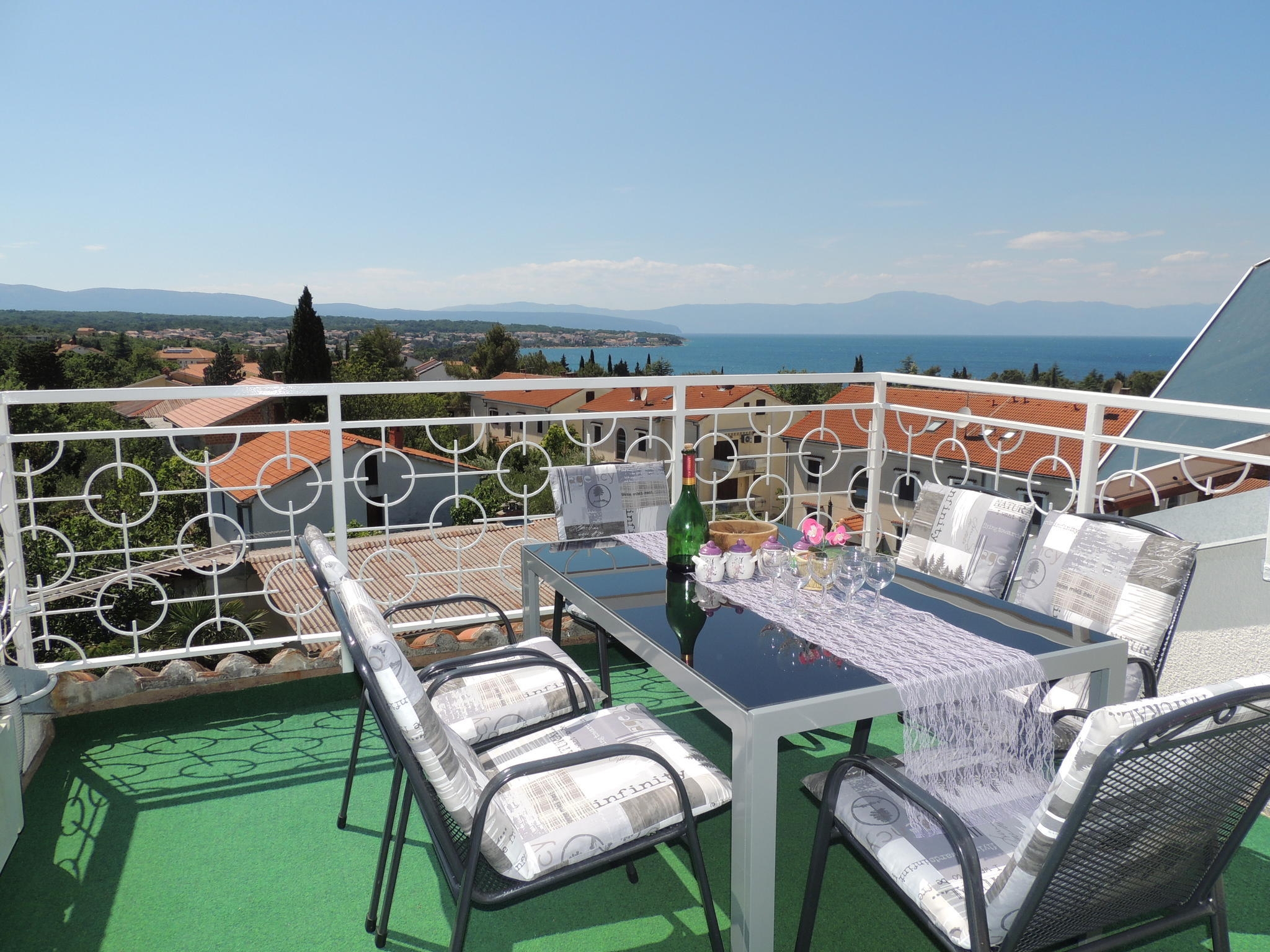 One bedroom apartment with terrace and sea view Malinska, Krk (A-20370-a)